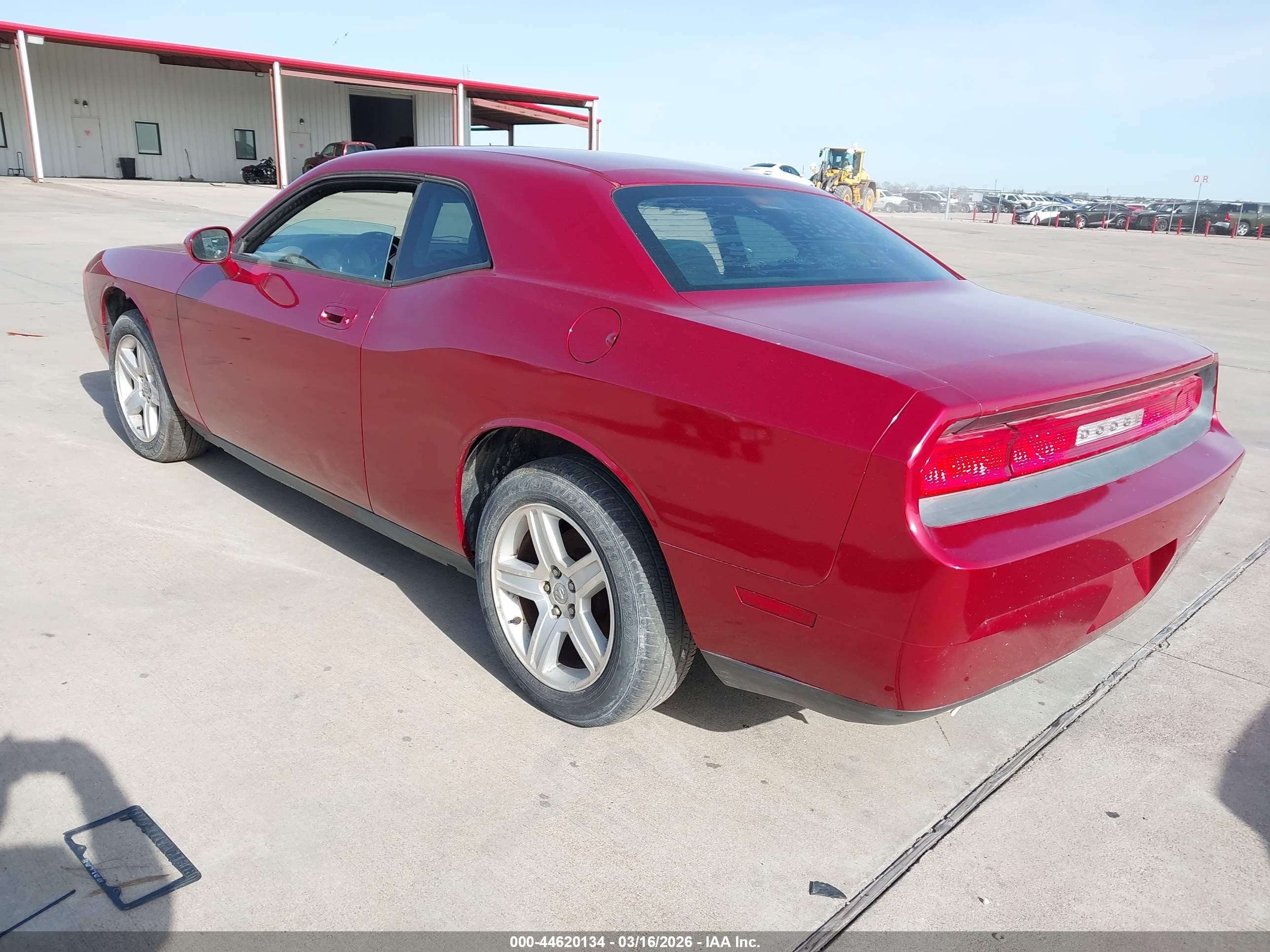 DODGE CHALLENGER image 3