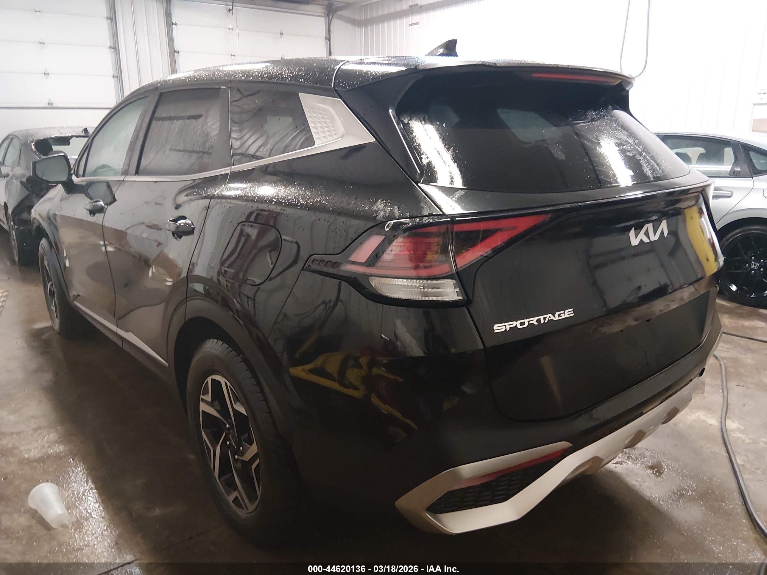KIA SPORTAGE image 3
