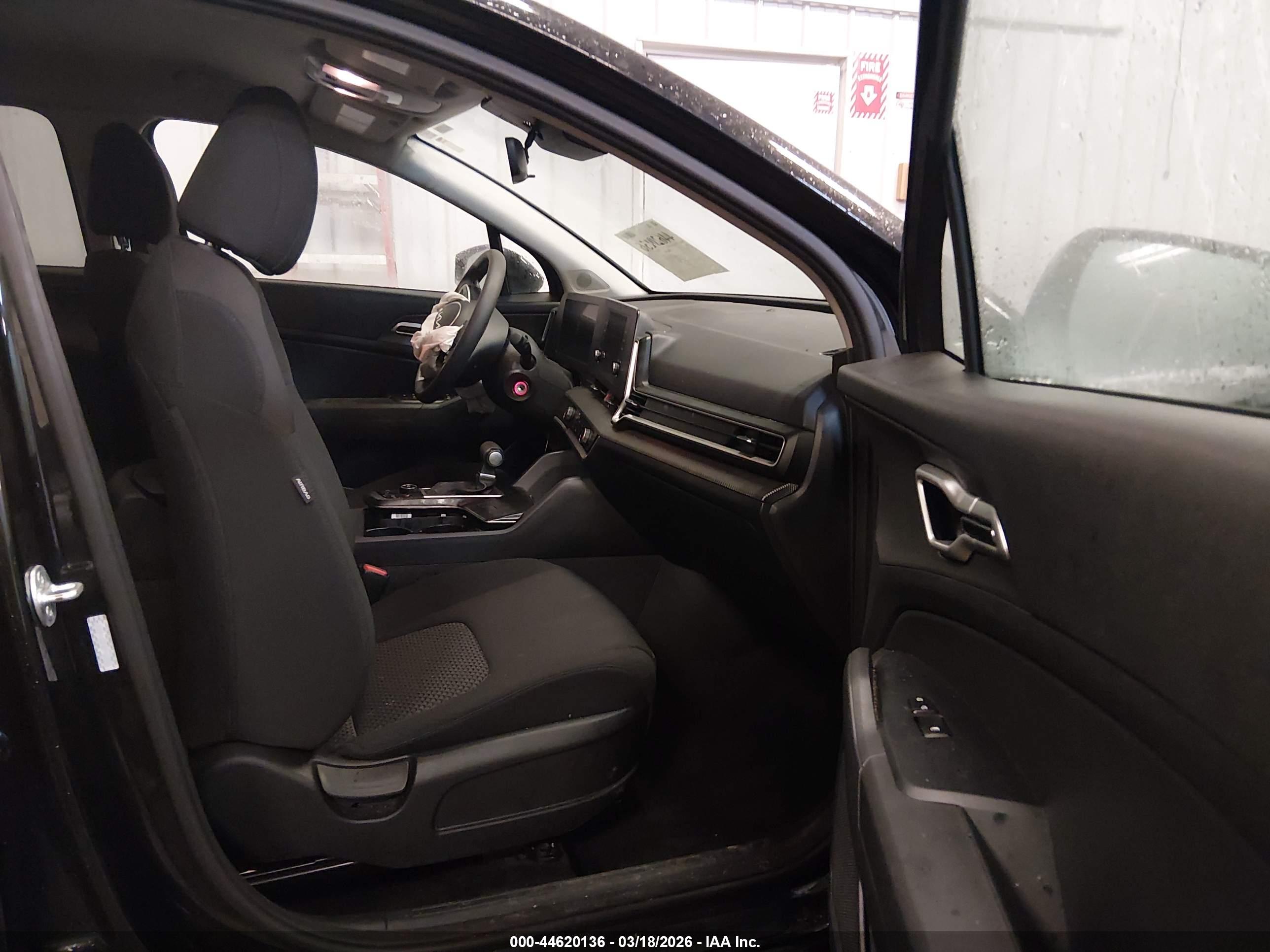 KIA SPORTAGE image 5