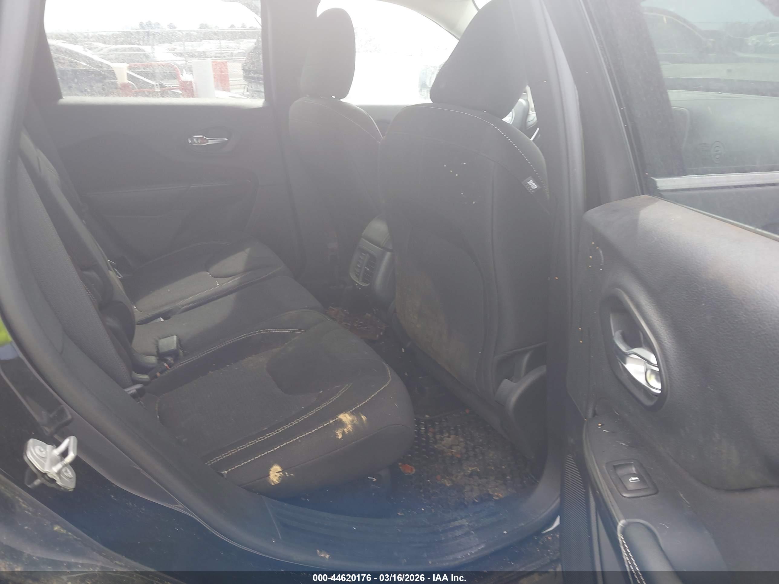 JEEP CHEROKEE image 8