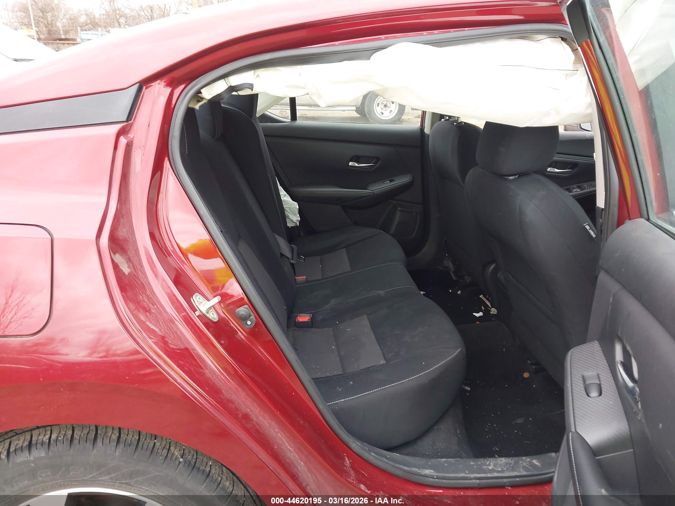 NISSAN SENTRA image 8