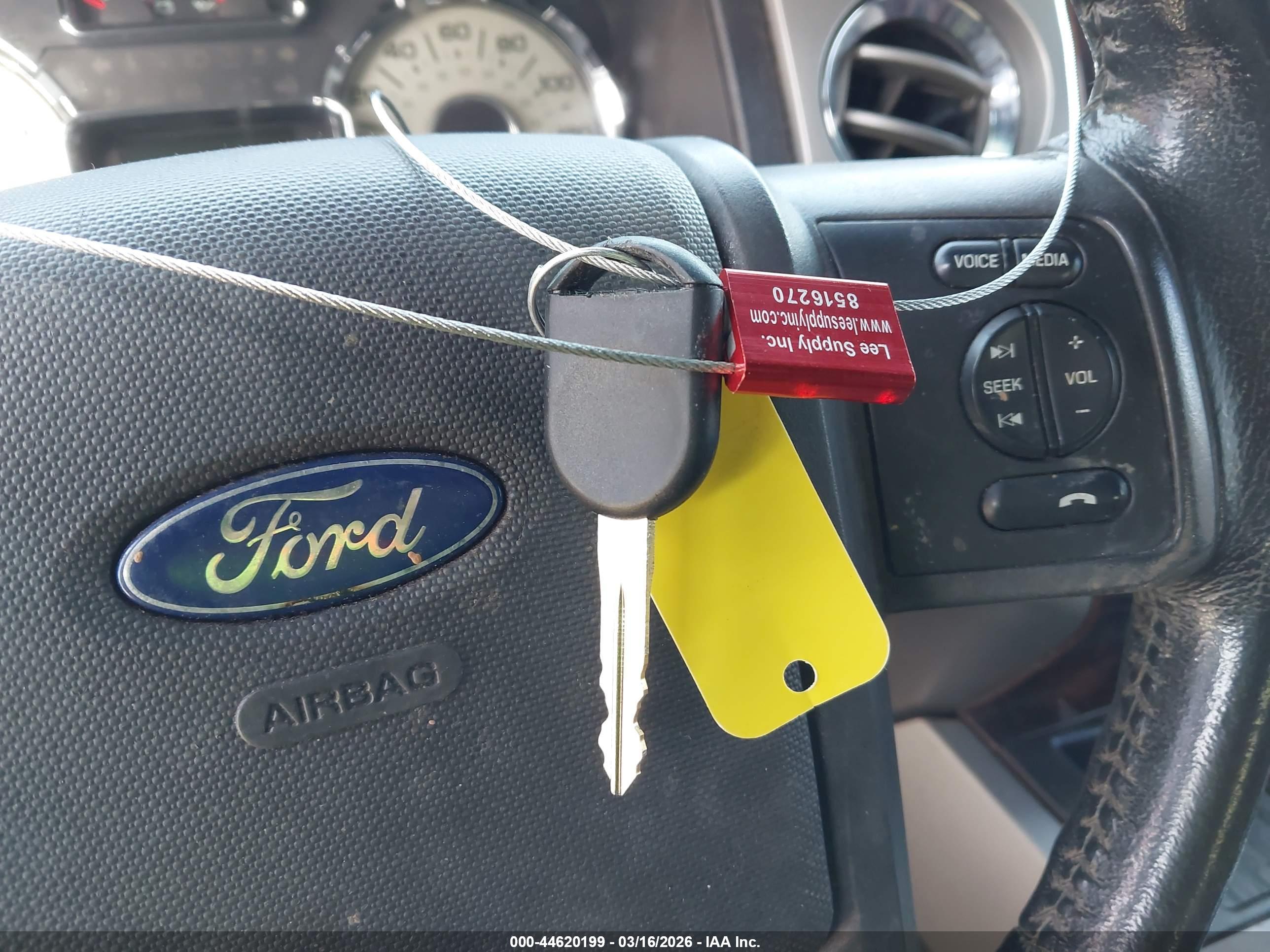 FORD EXPEDITION image 11