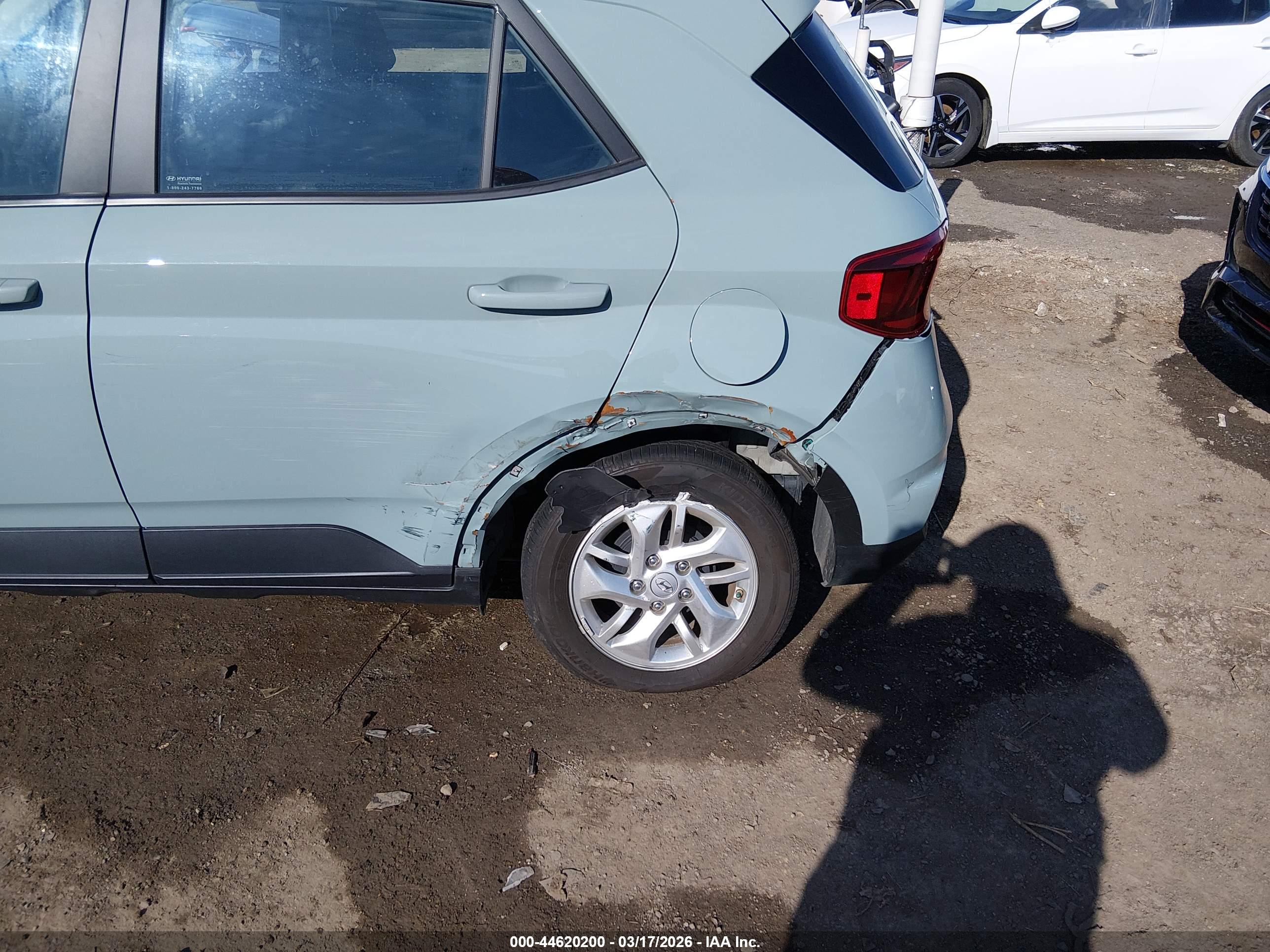 HYUNDAI VENUE image 6