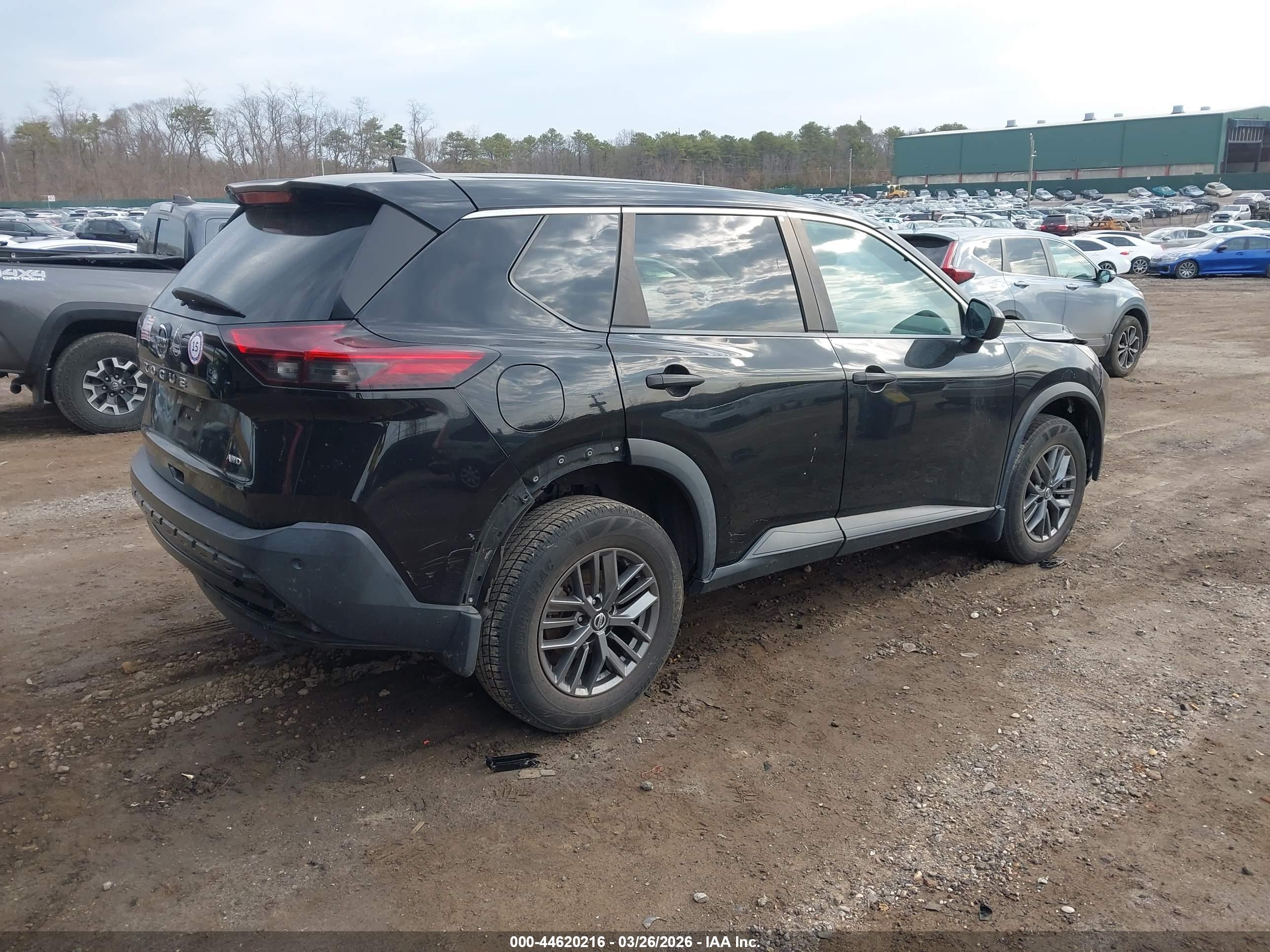 NISSAN ROGUE image 4