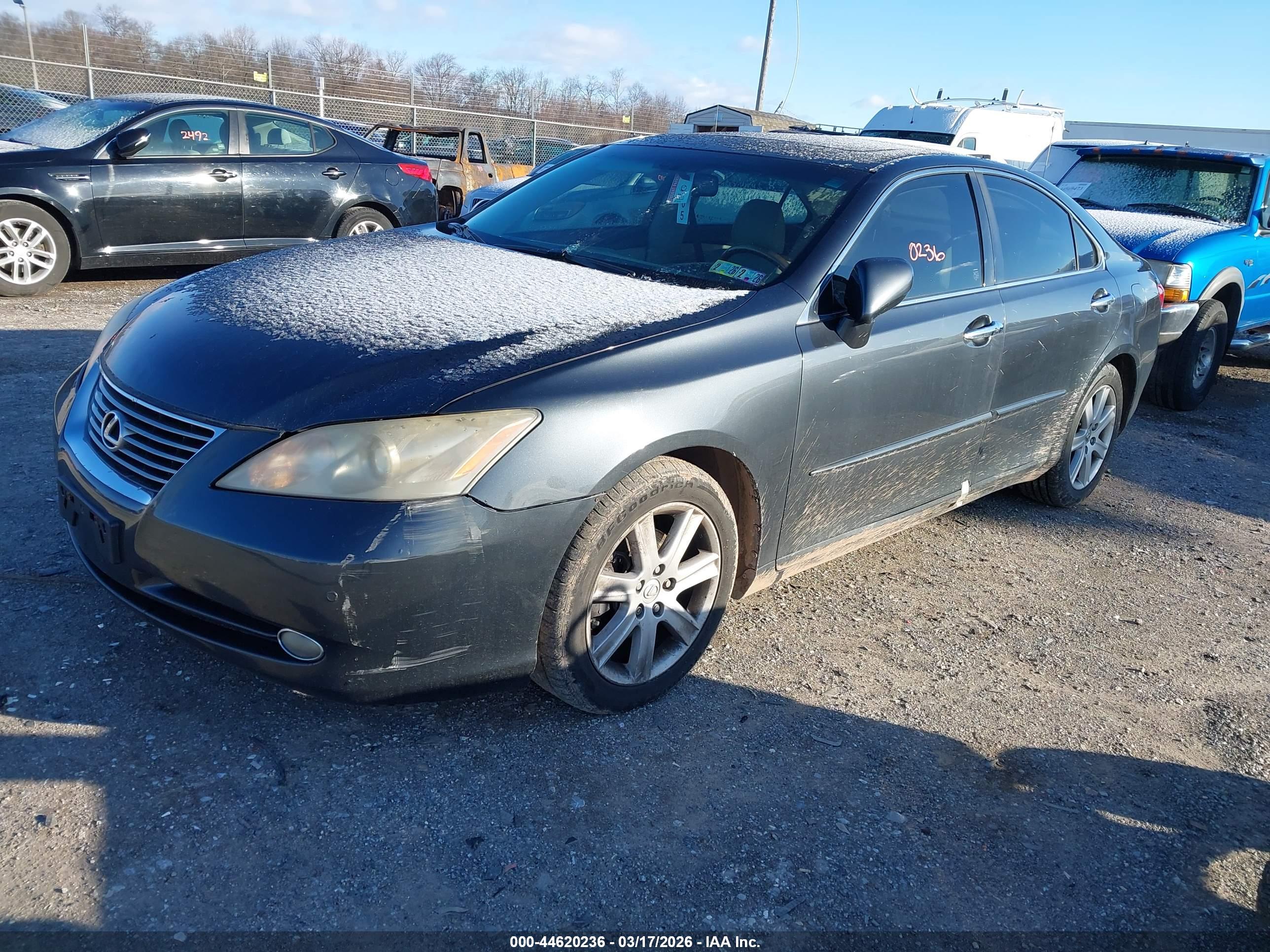 LEXUS ES image 2