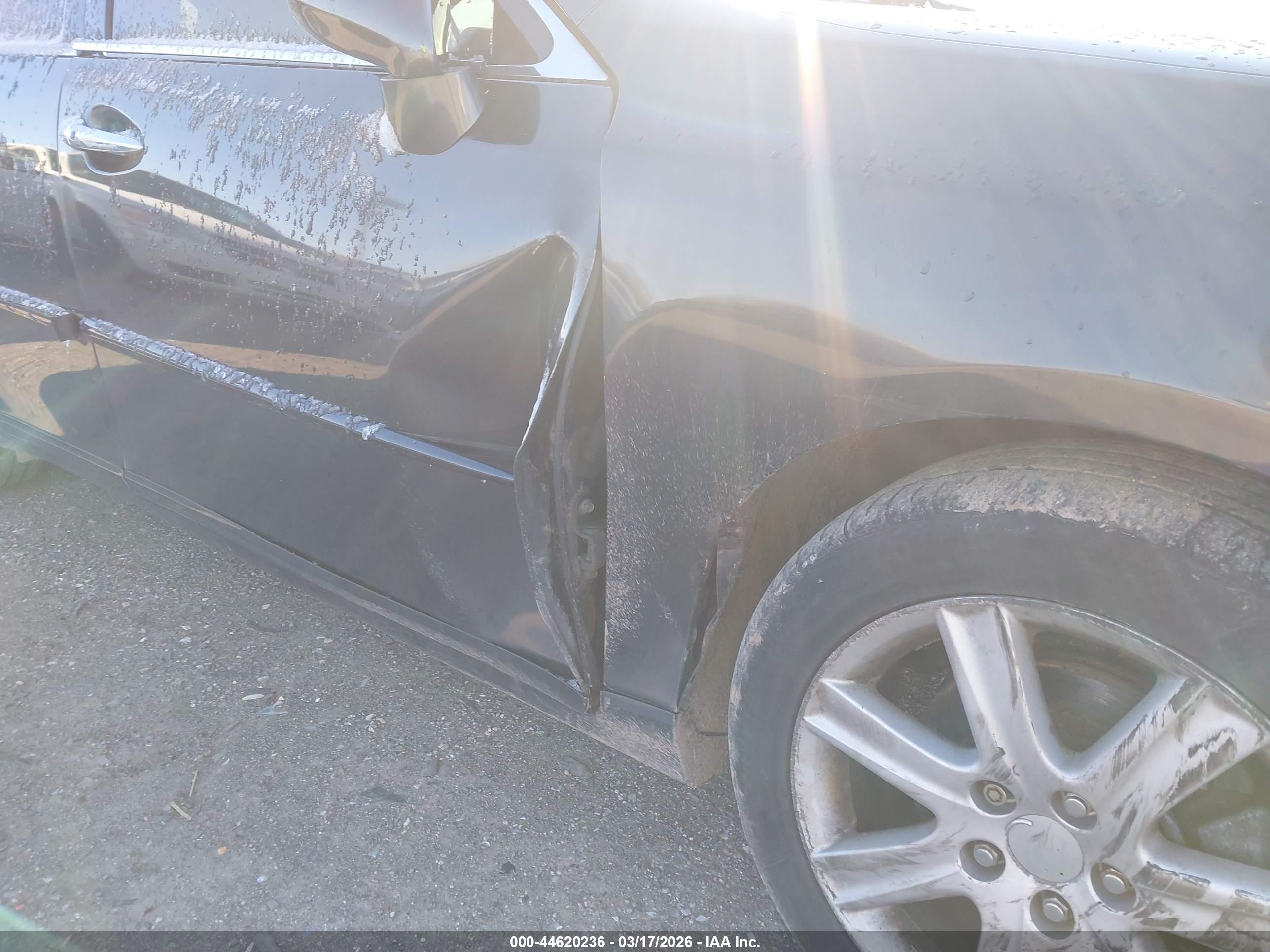 LEXUS ES image 6