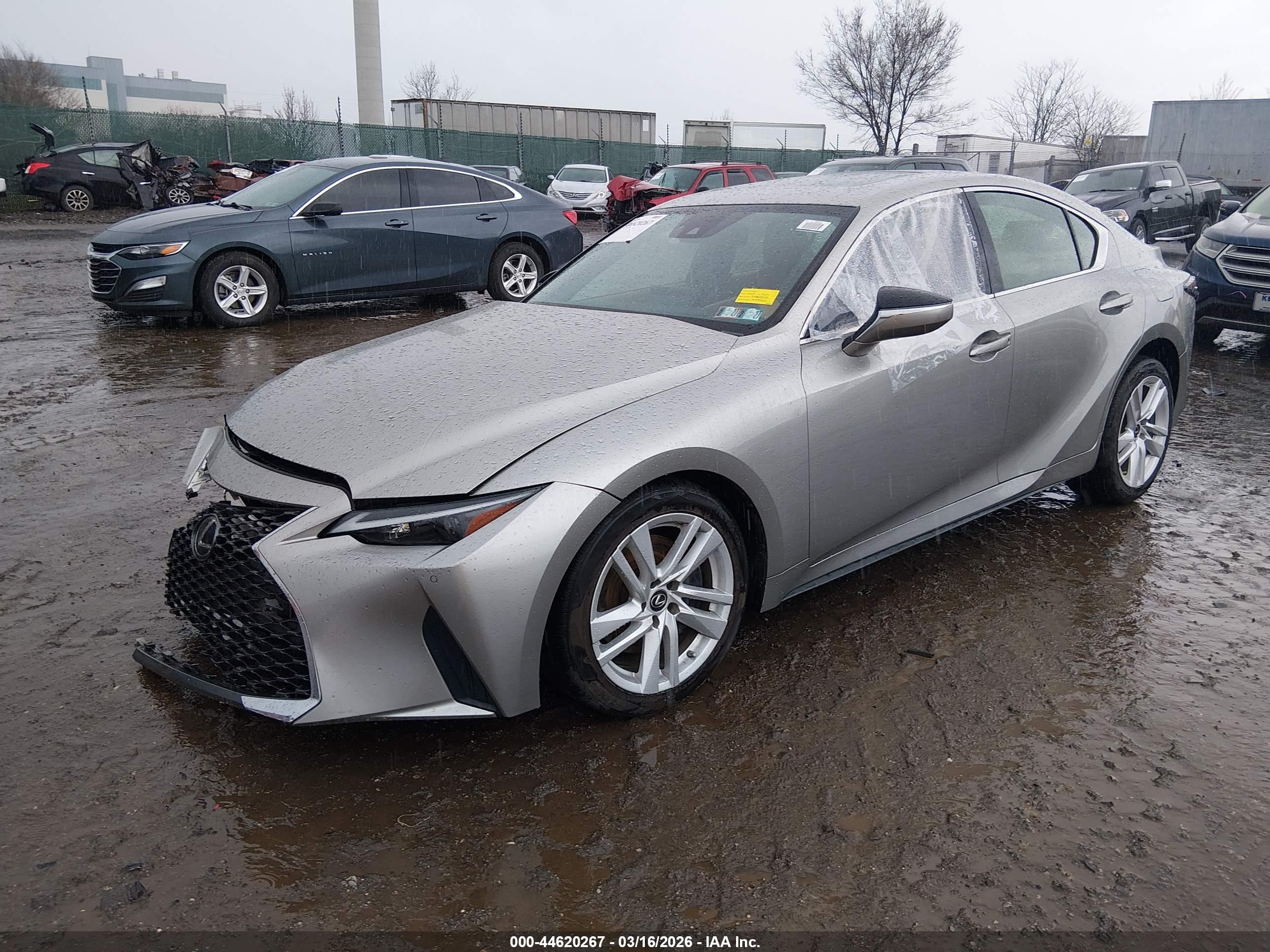 LEXUS IS image 2