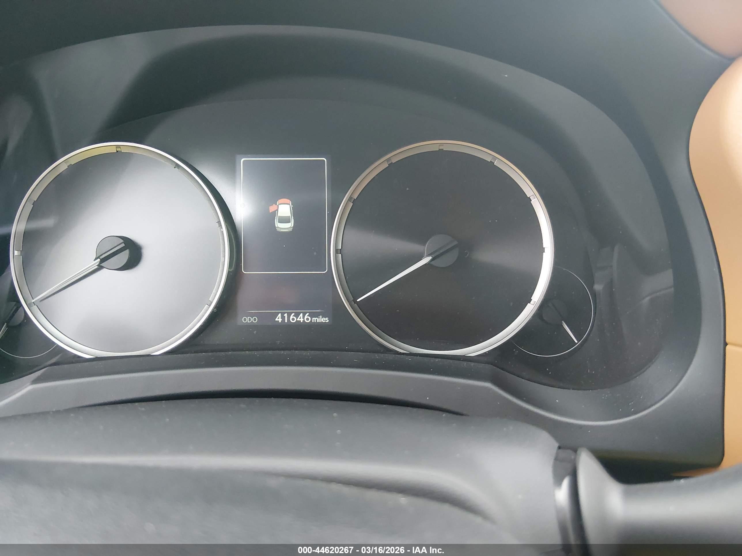 LEXUS IS image 7