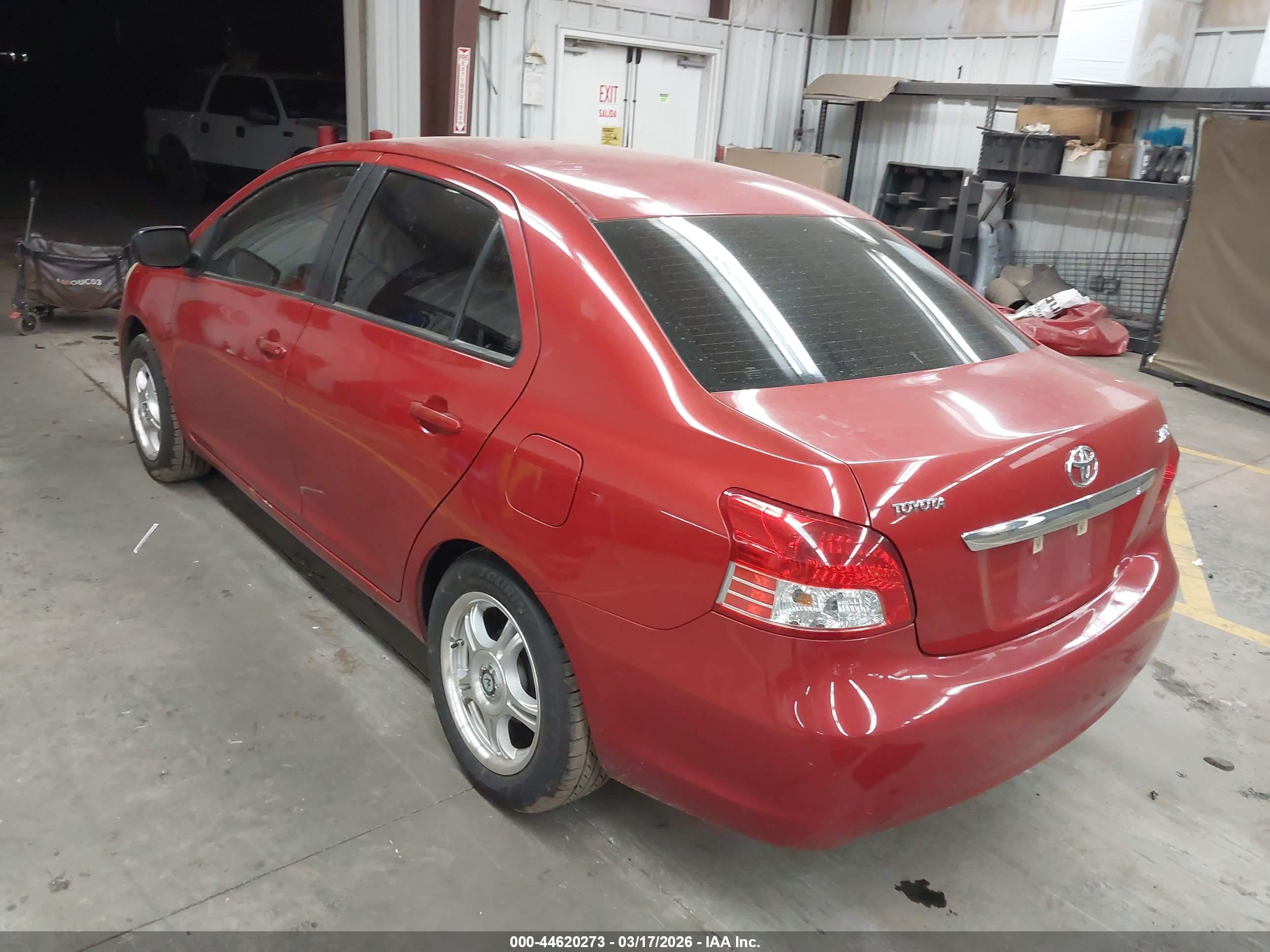 TOYOTA YARIS image 3