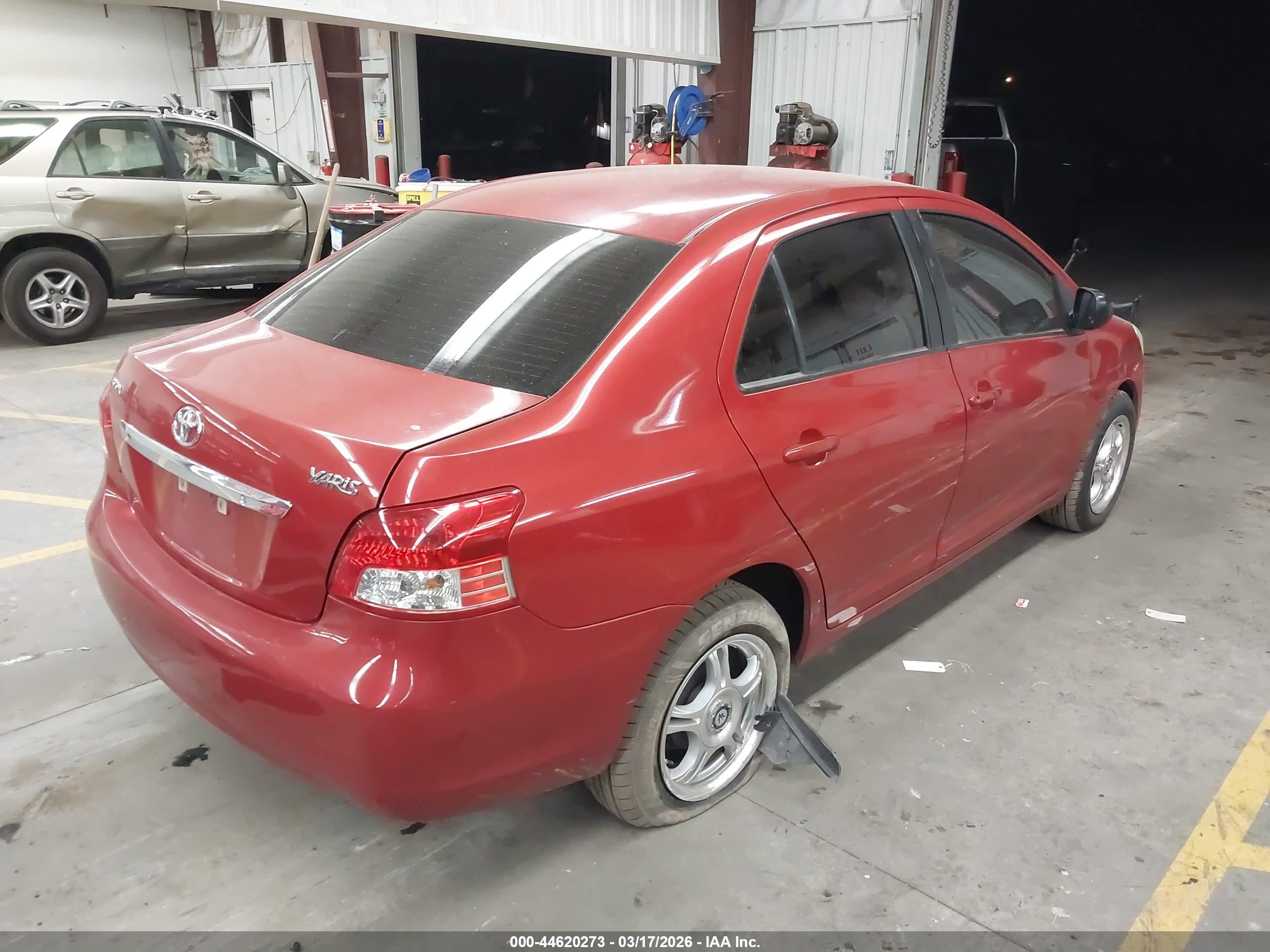 TOYOTA YARIS image 4