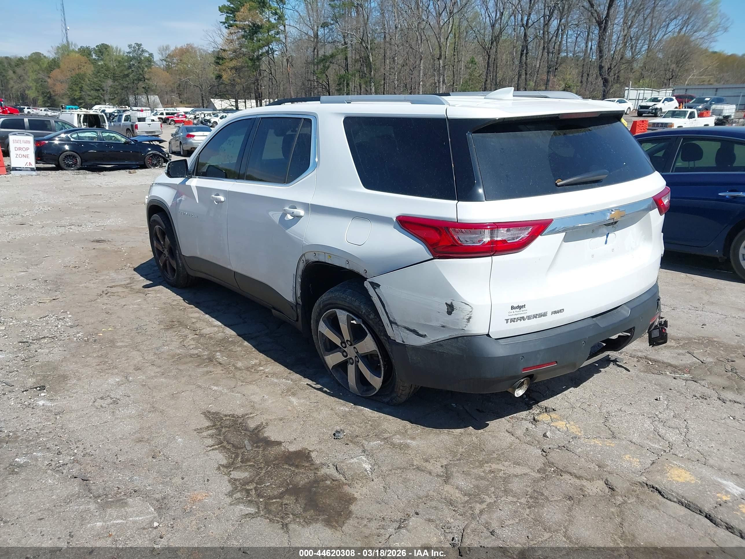 CHEVROLET TRAVERSE image 3