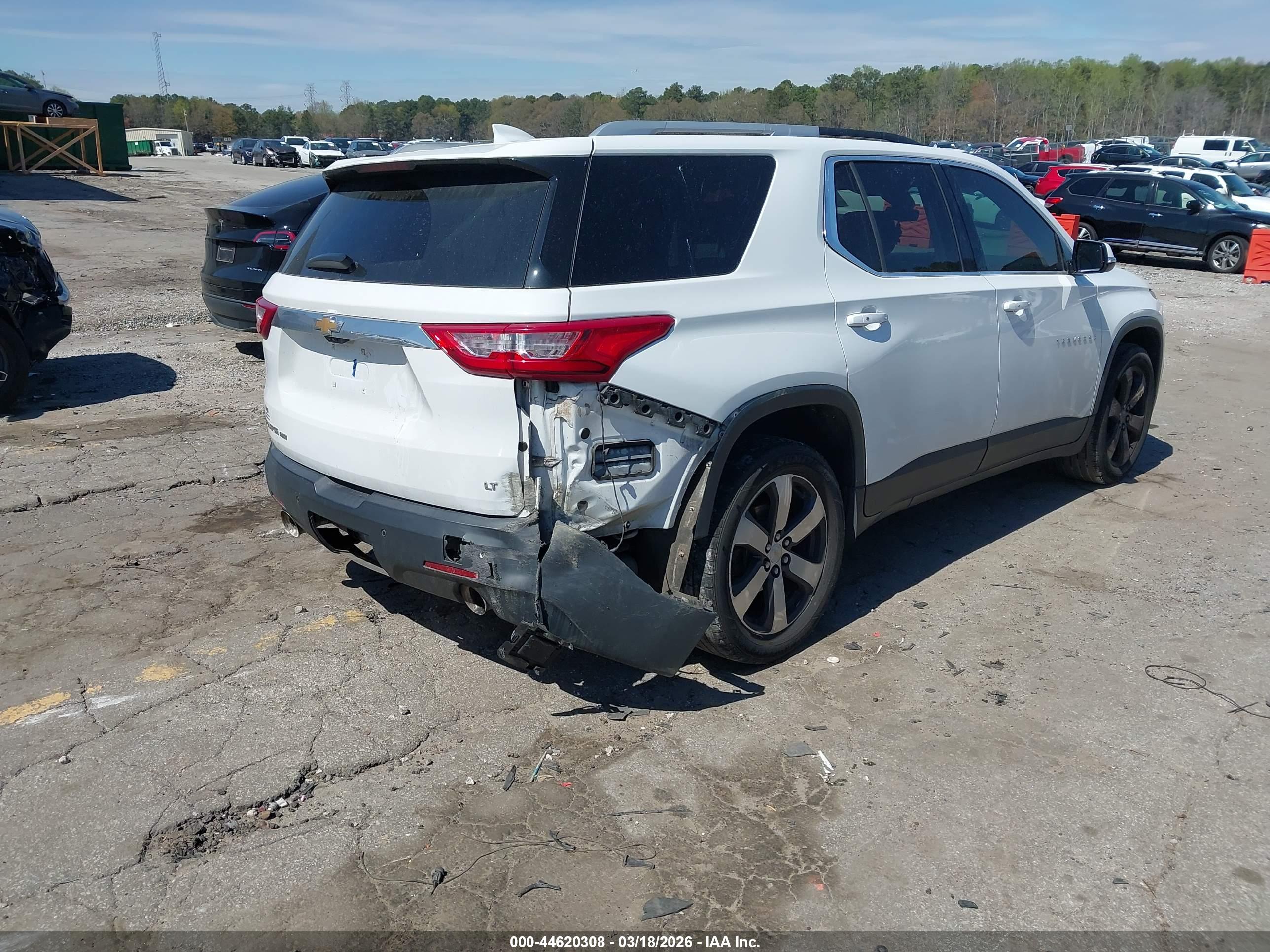 CHEVROLET TRAVERSE image 4