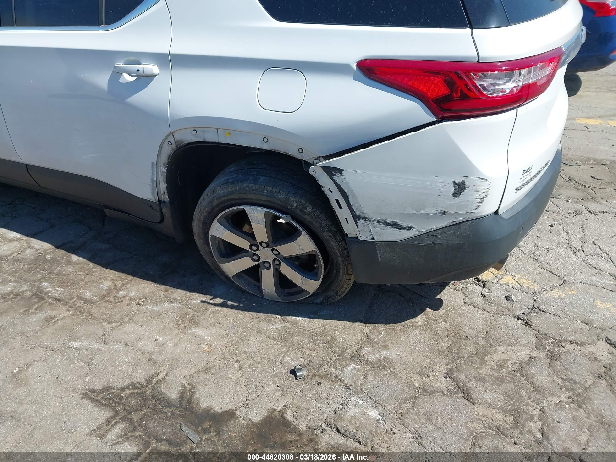 CHEVROLET TRAVERSE image 6
