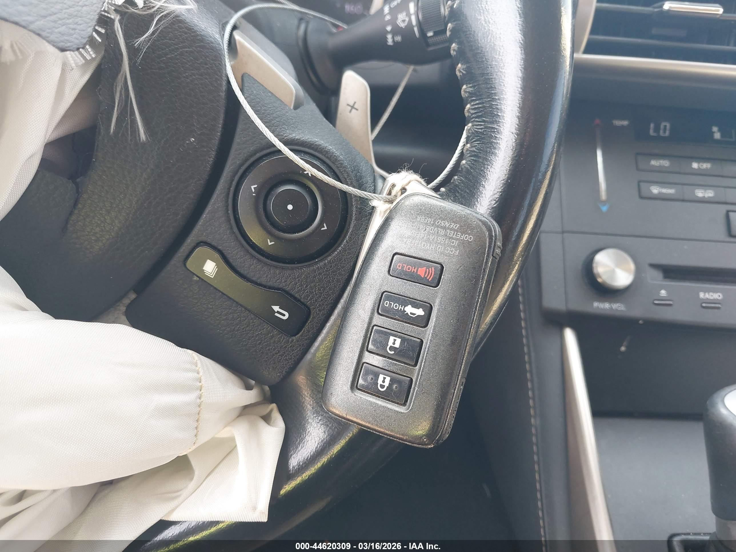 LEXUS IS image 11
