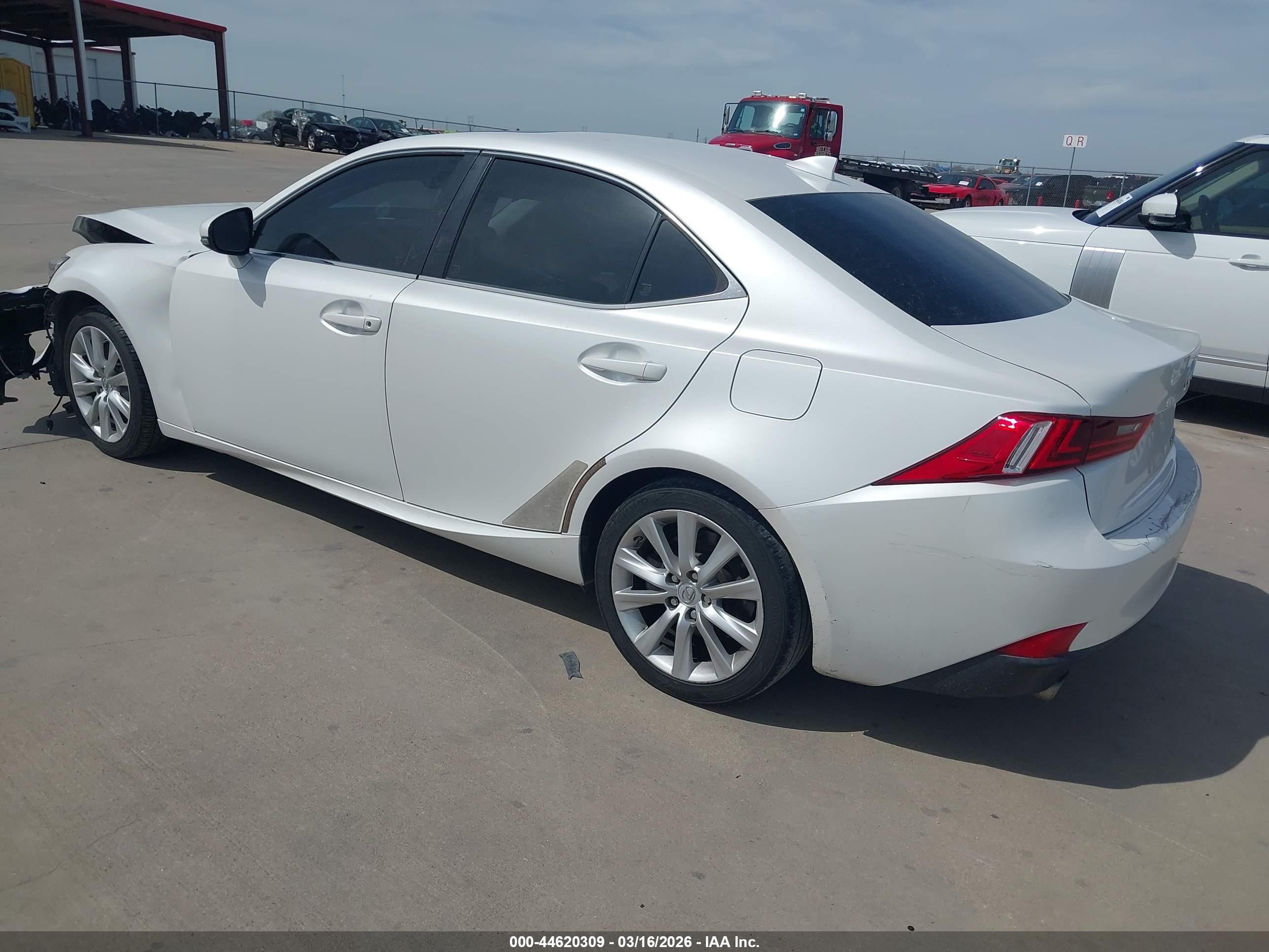 LEXUS IS image 3