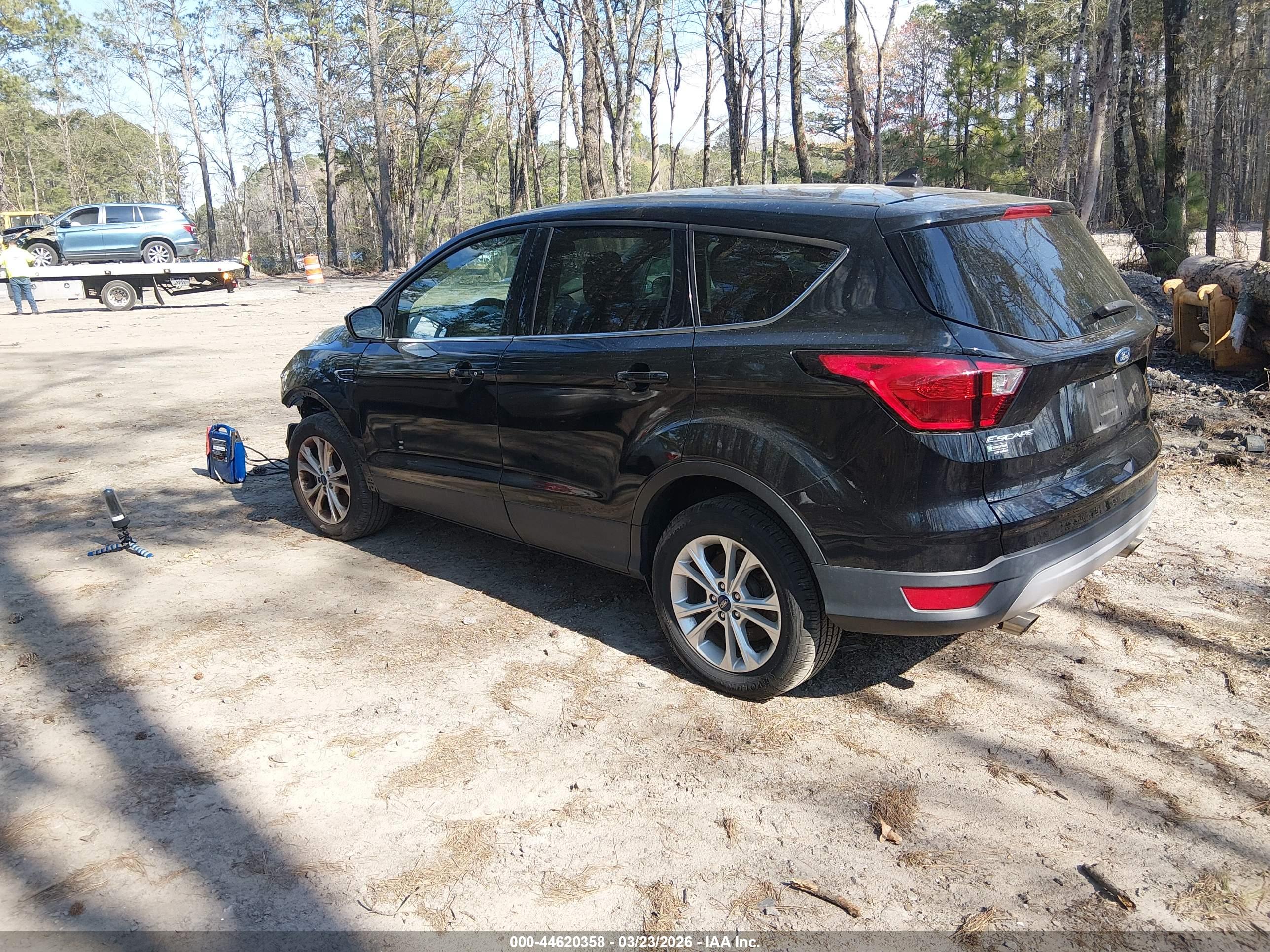 FORD ESCAPE image 3