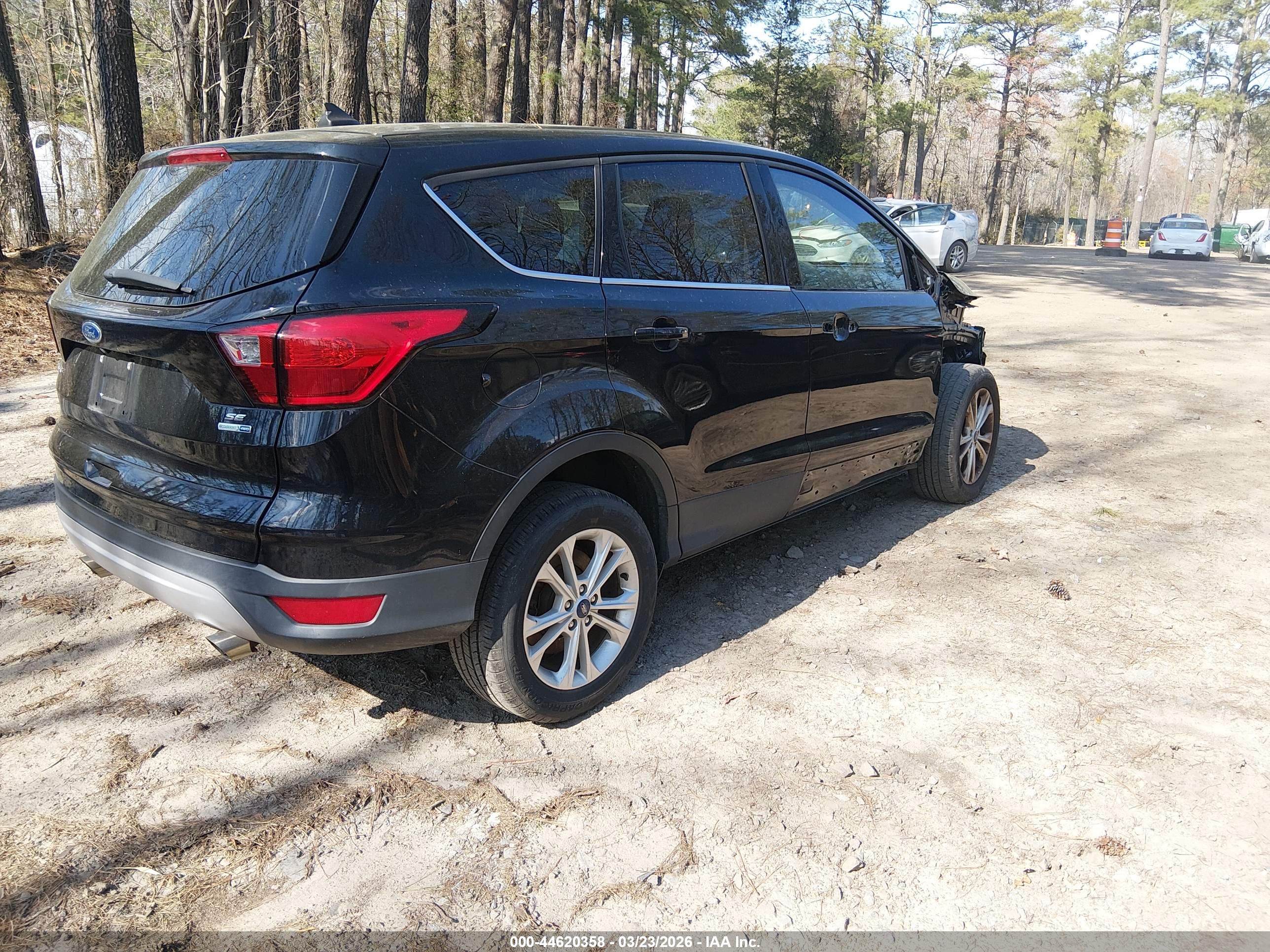 FORD ESCAPE image 4