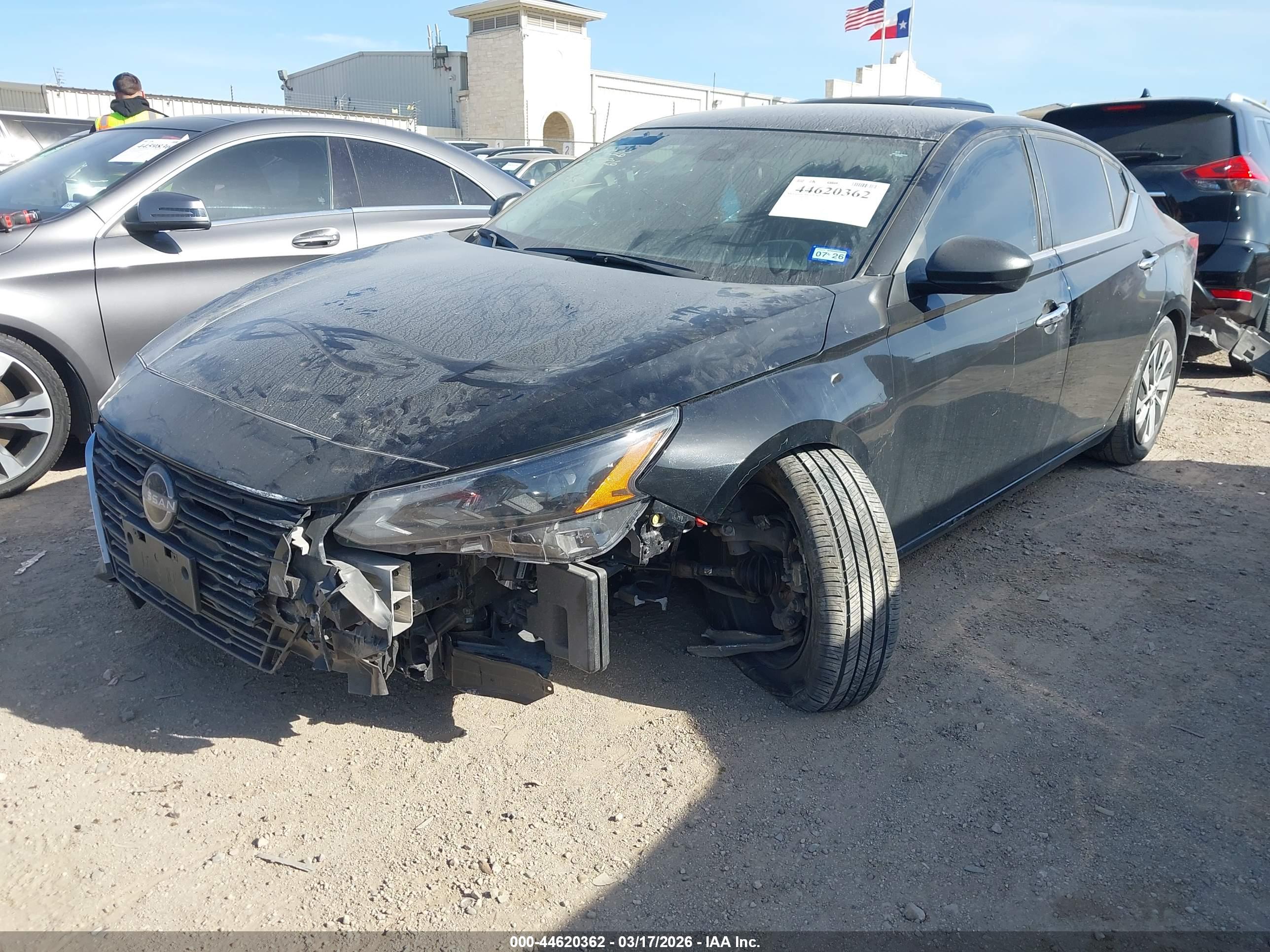 NISSAN ALTIMA image 2
