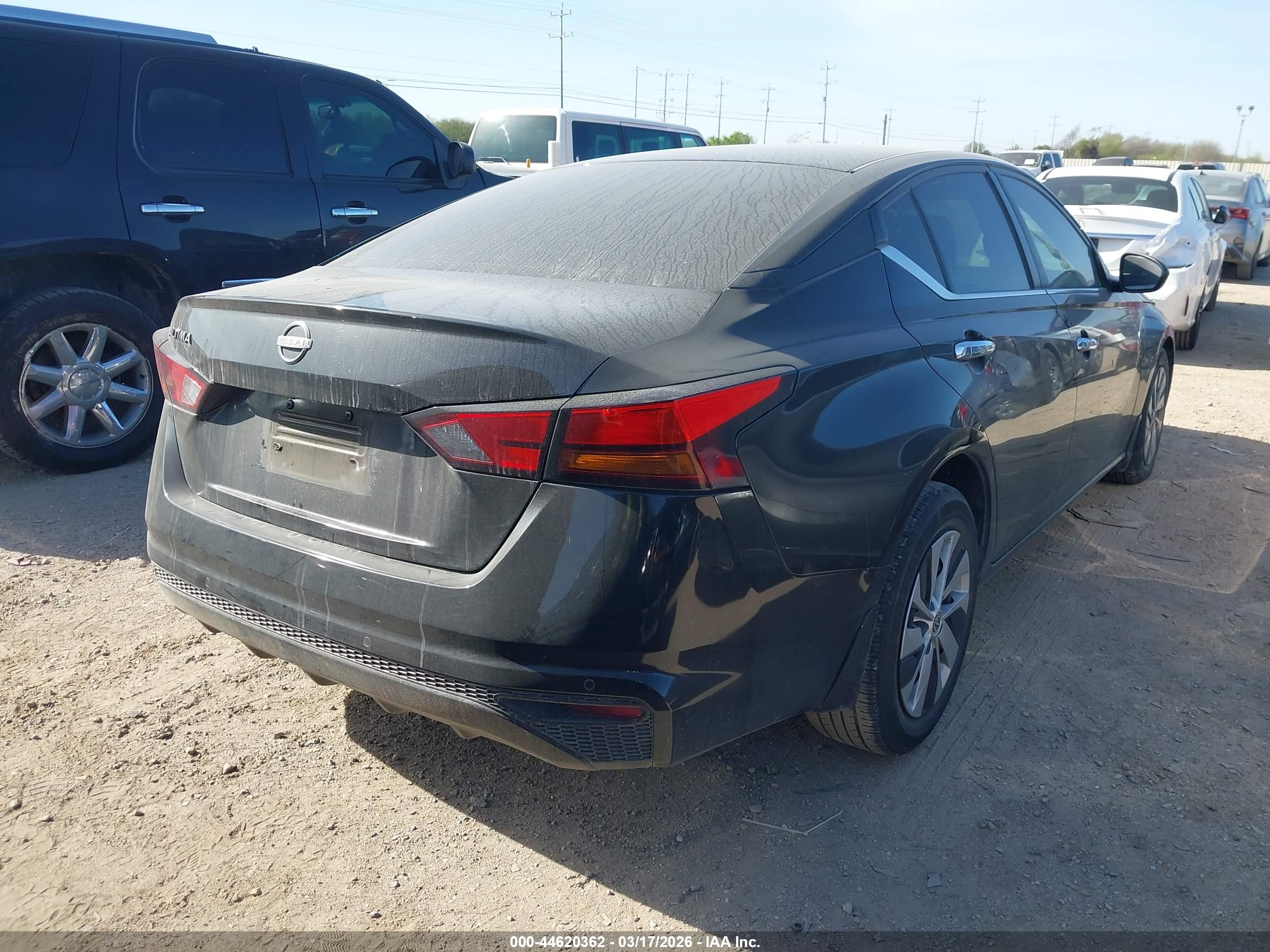 NISSAN ALTIMA image 4