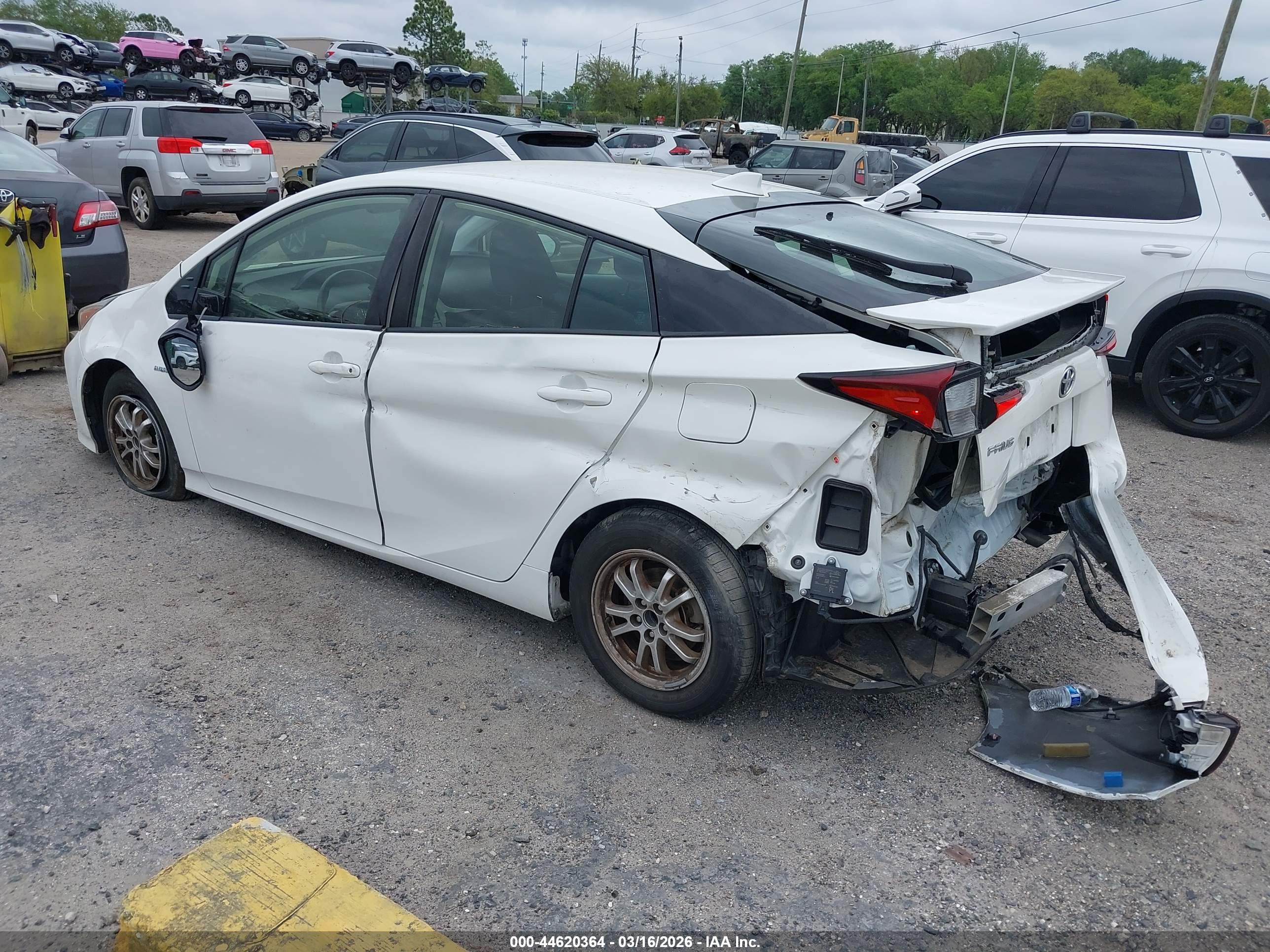 TOYOTA PRIUS image 3