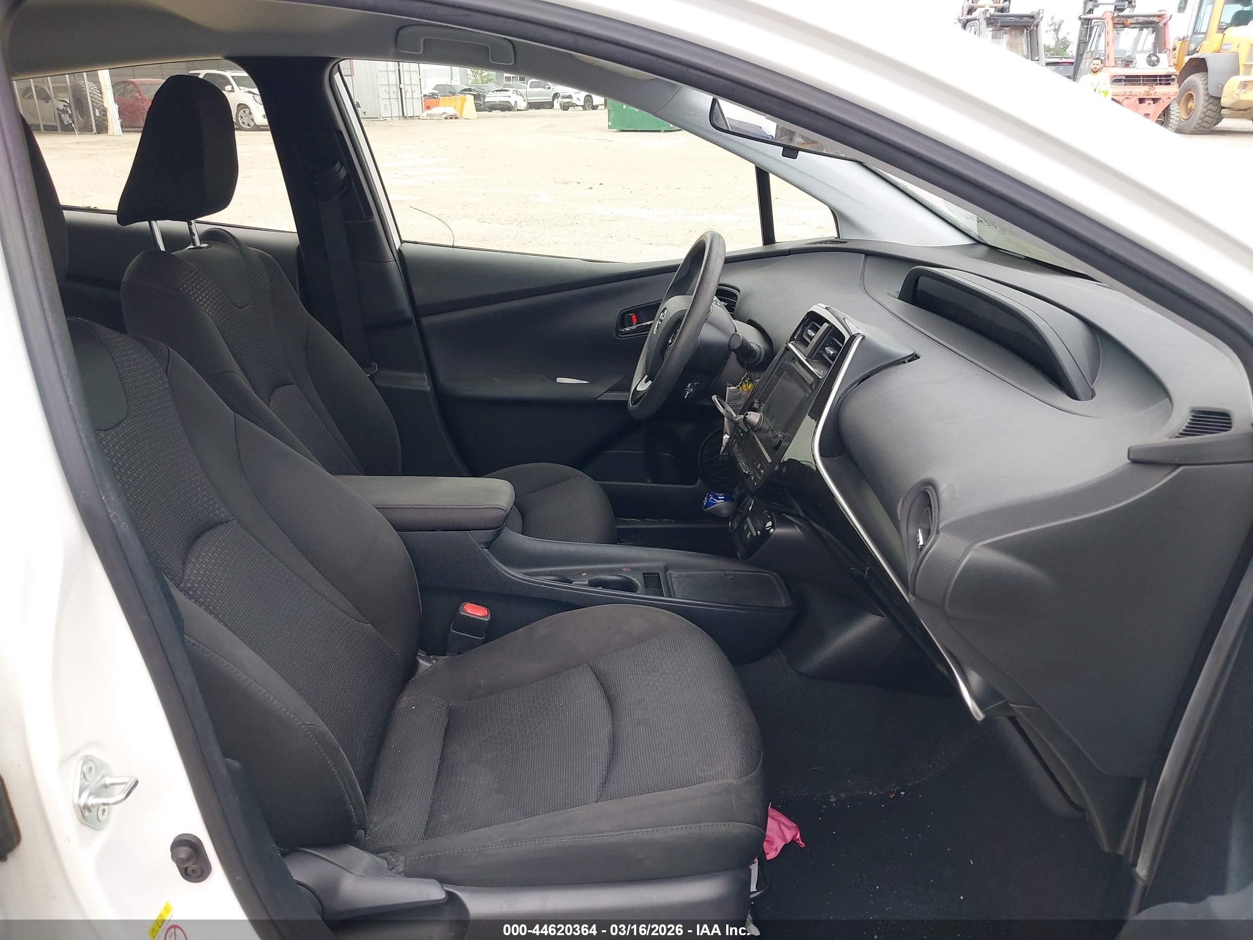 TOYOTA PRIUS image 5
