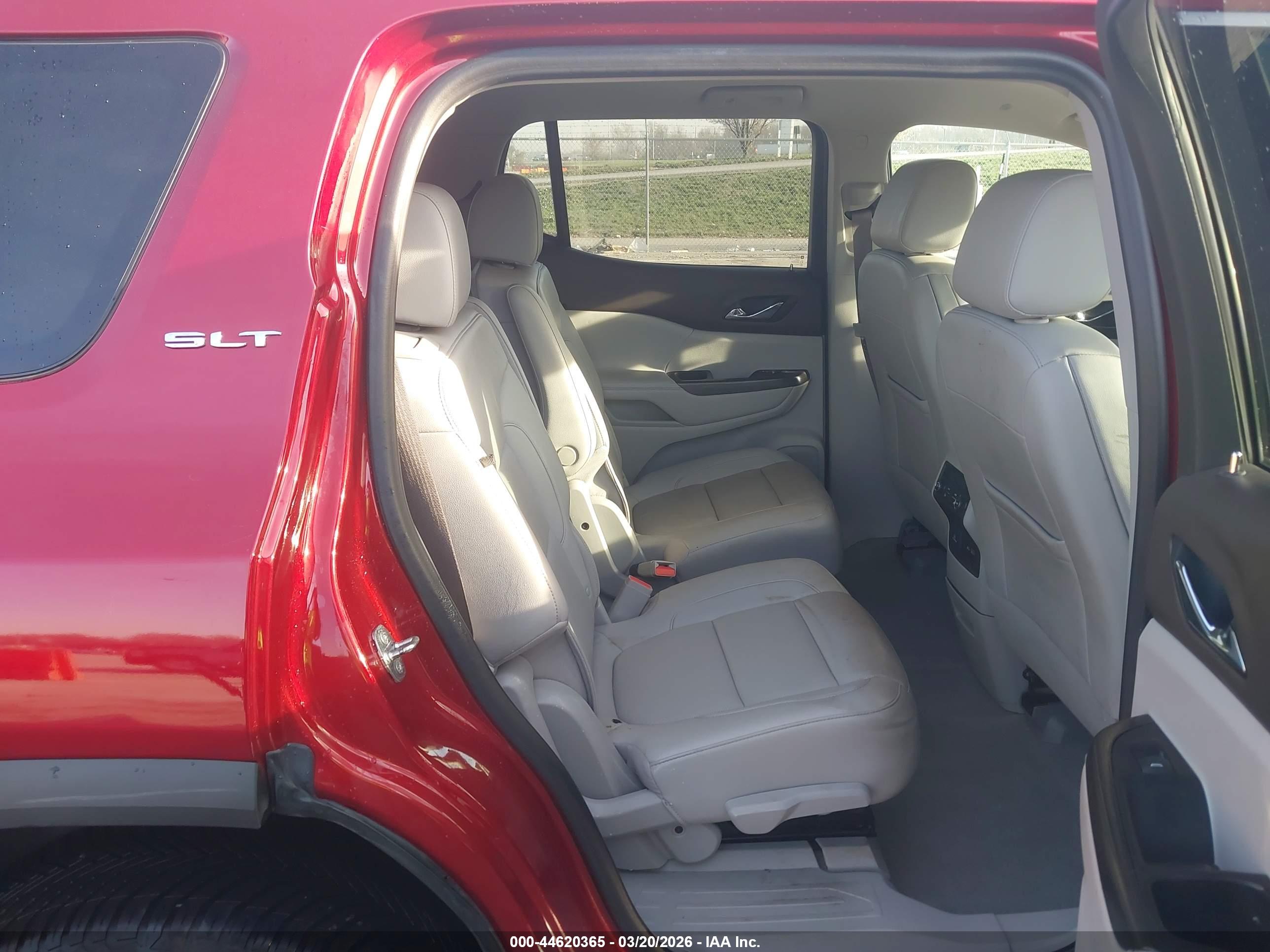 GMC ACADIA image 8