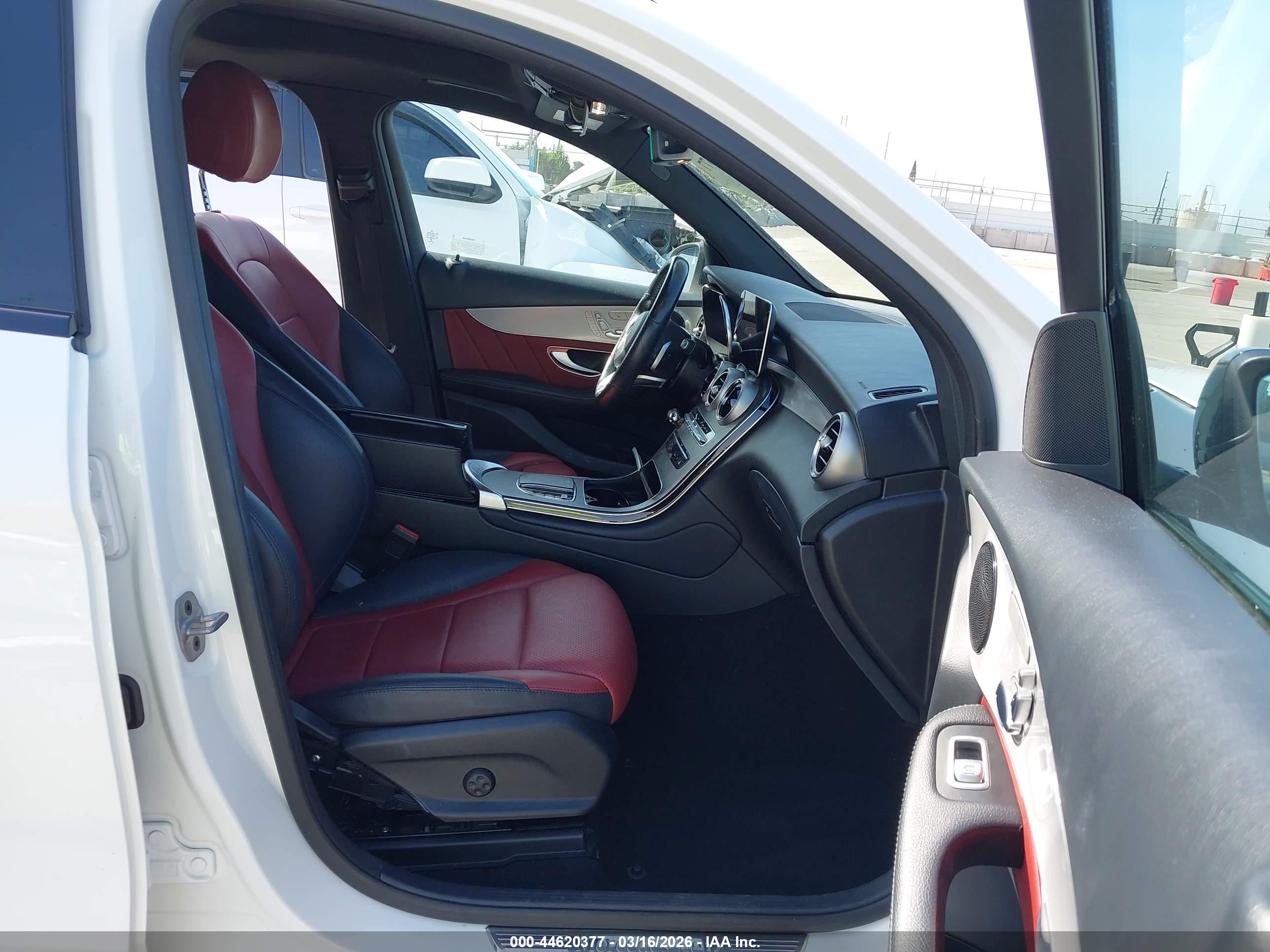 MERCEDES-BENZ GLC image 5