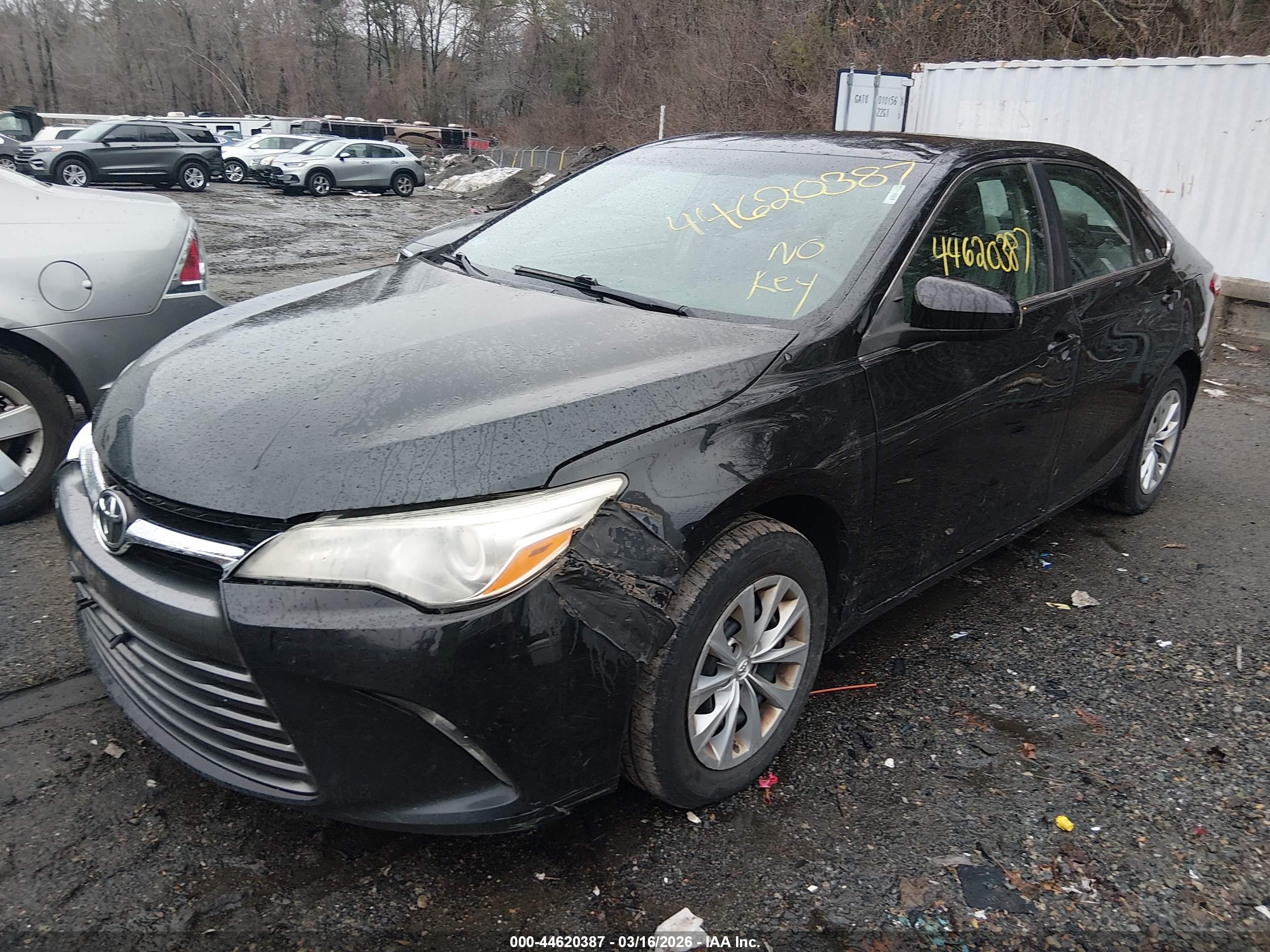 TOYOTA CAMRY image 2