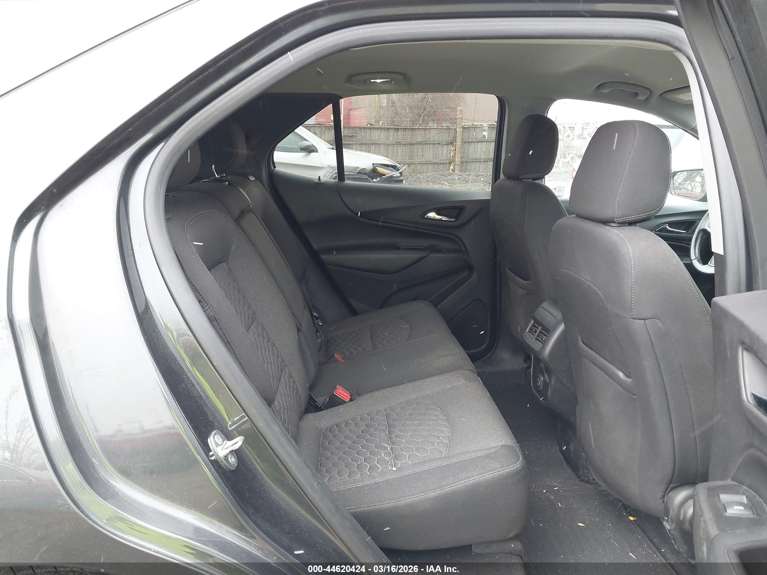 CHEVROLET EQUINOX image 8