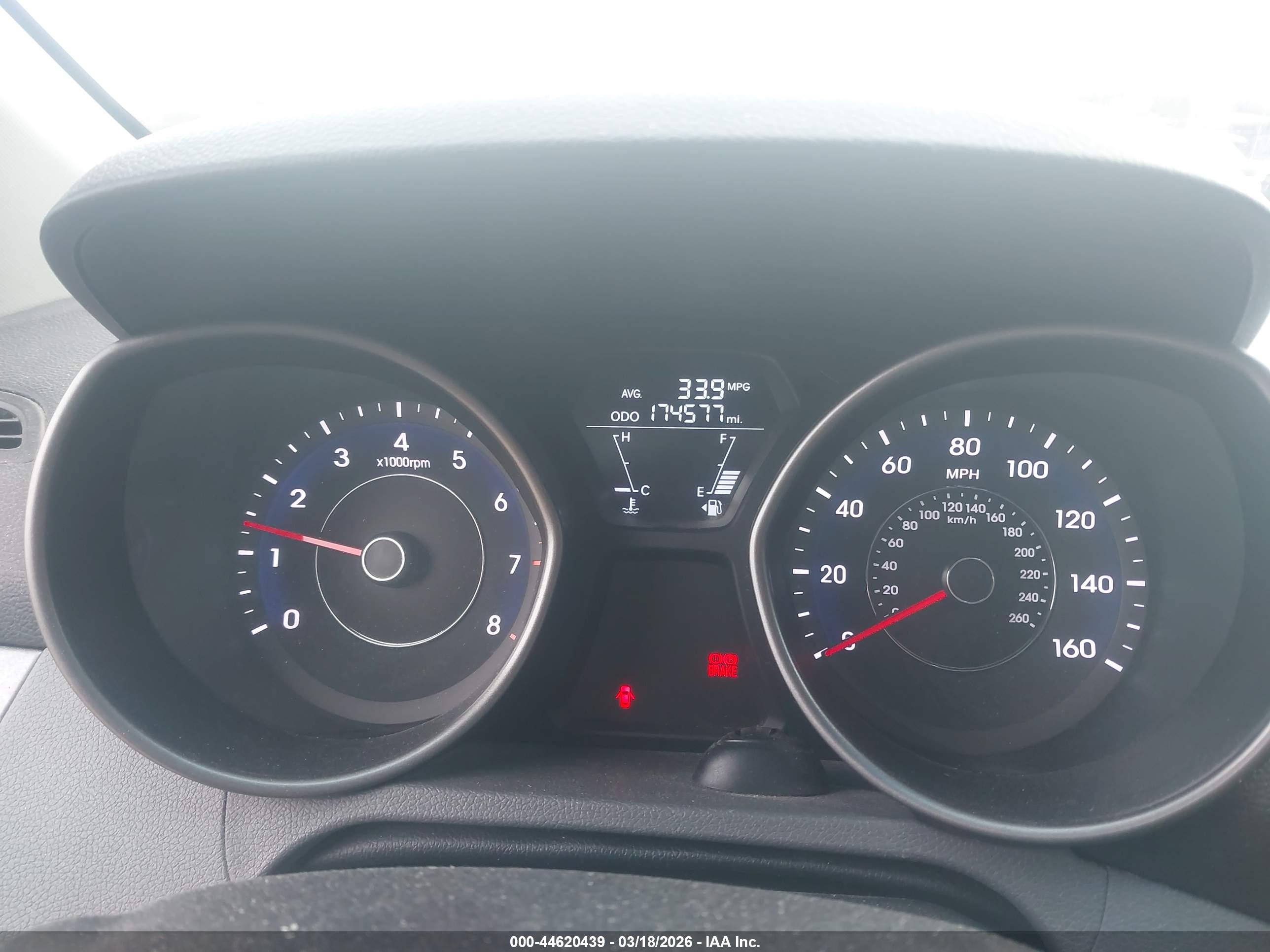 HYUNDAI ELANTRA image 7