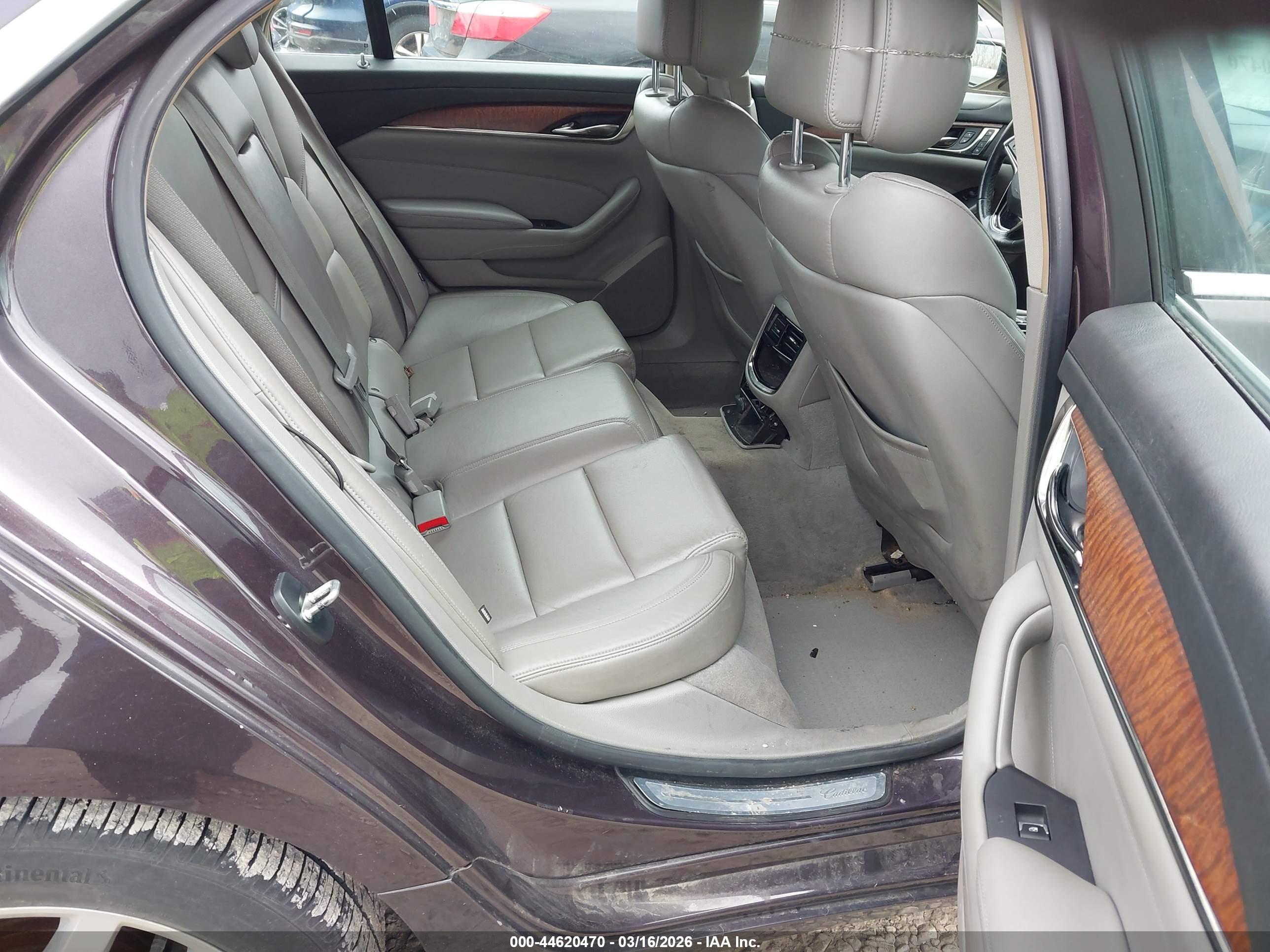 CADILLAC CTS image 8