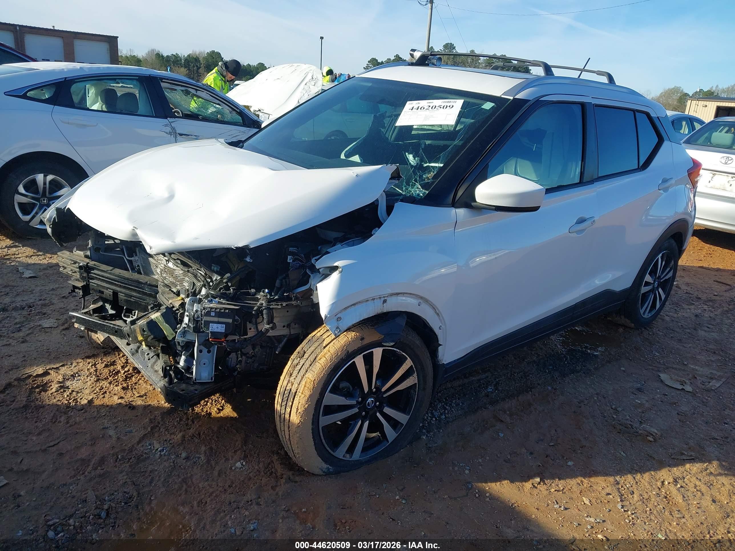 NISSAN KICKS image 2
