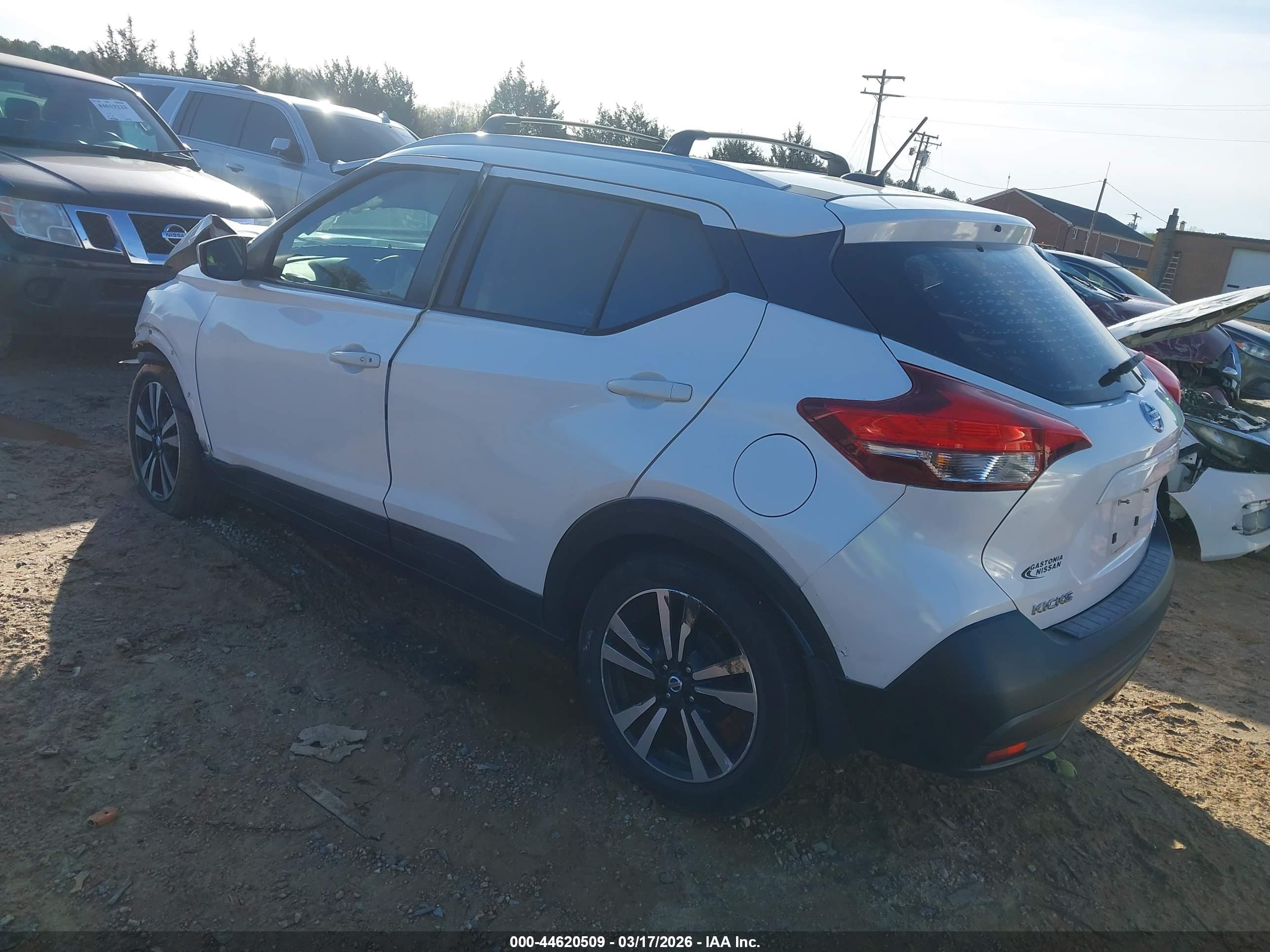 NISSAN KICKS image 3
