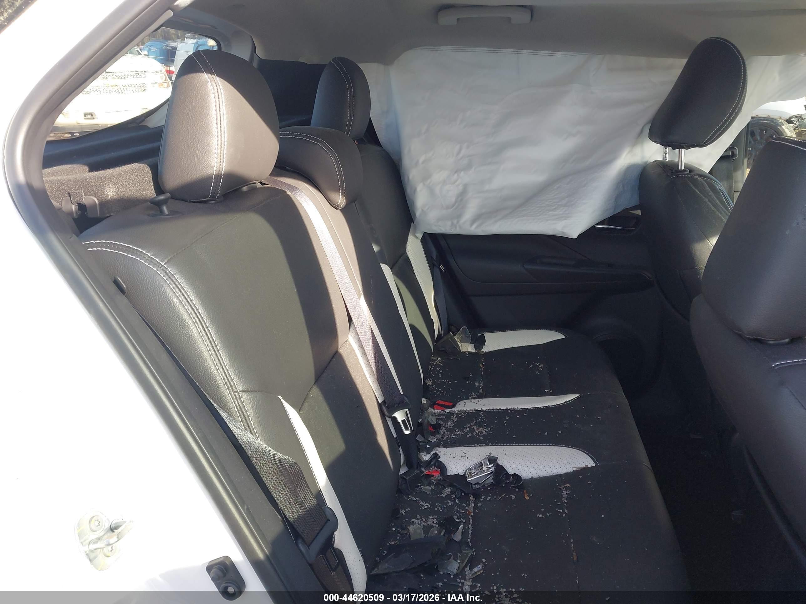 NISSAN KICKS image 8