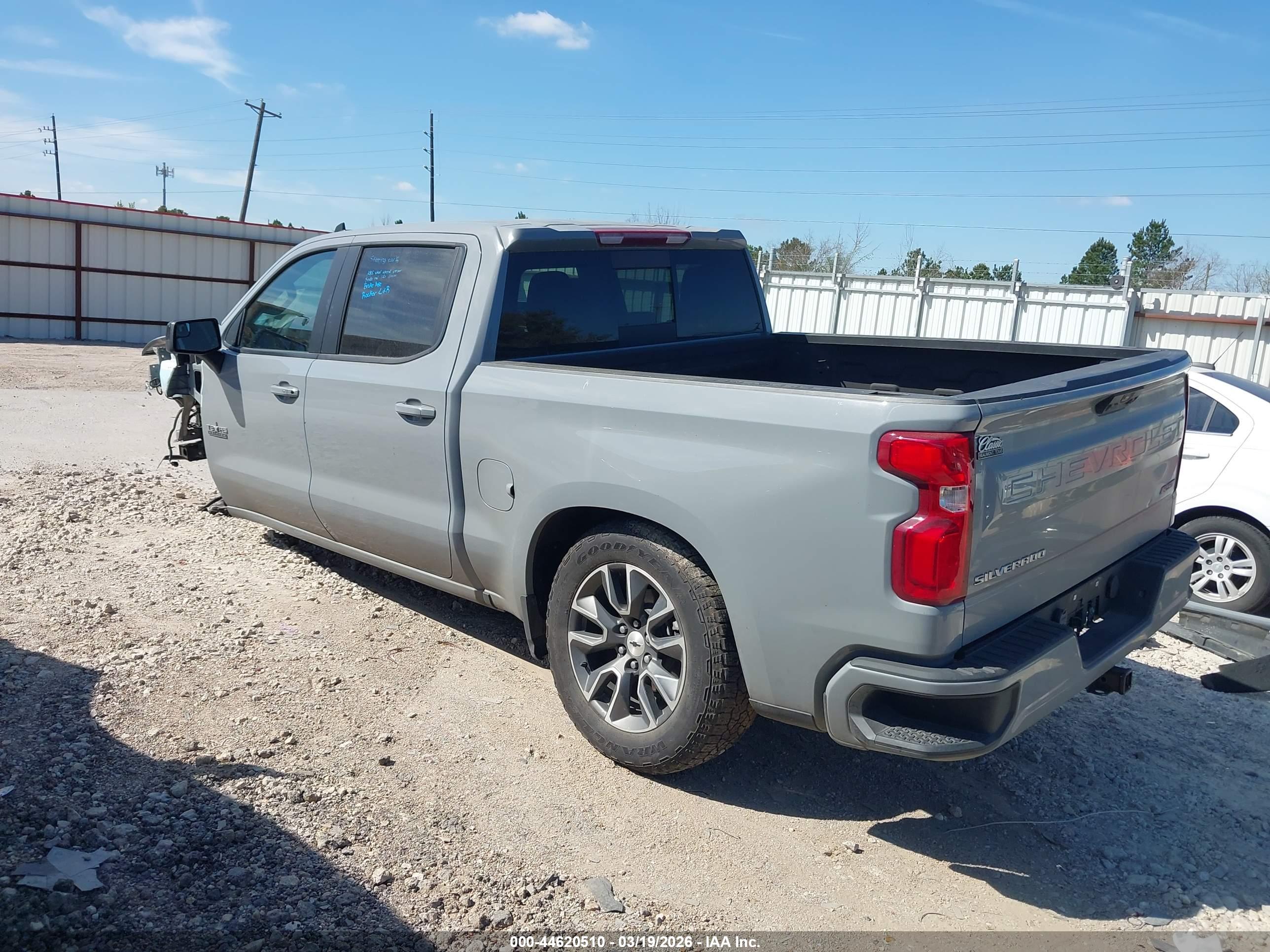 CHEVROLET SILVERADO image 3