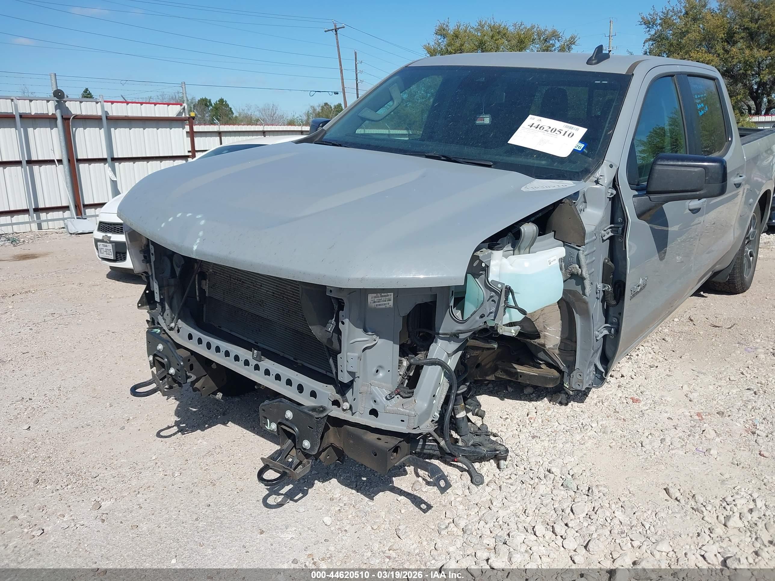 CHEVROLET SILVERADO image 6