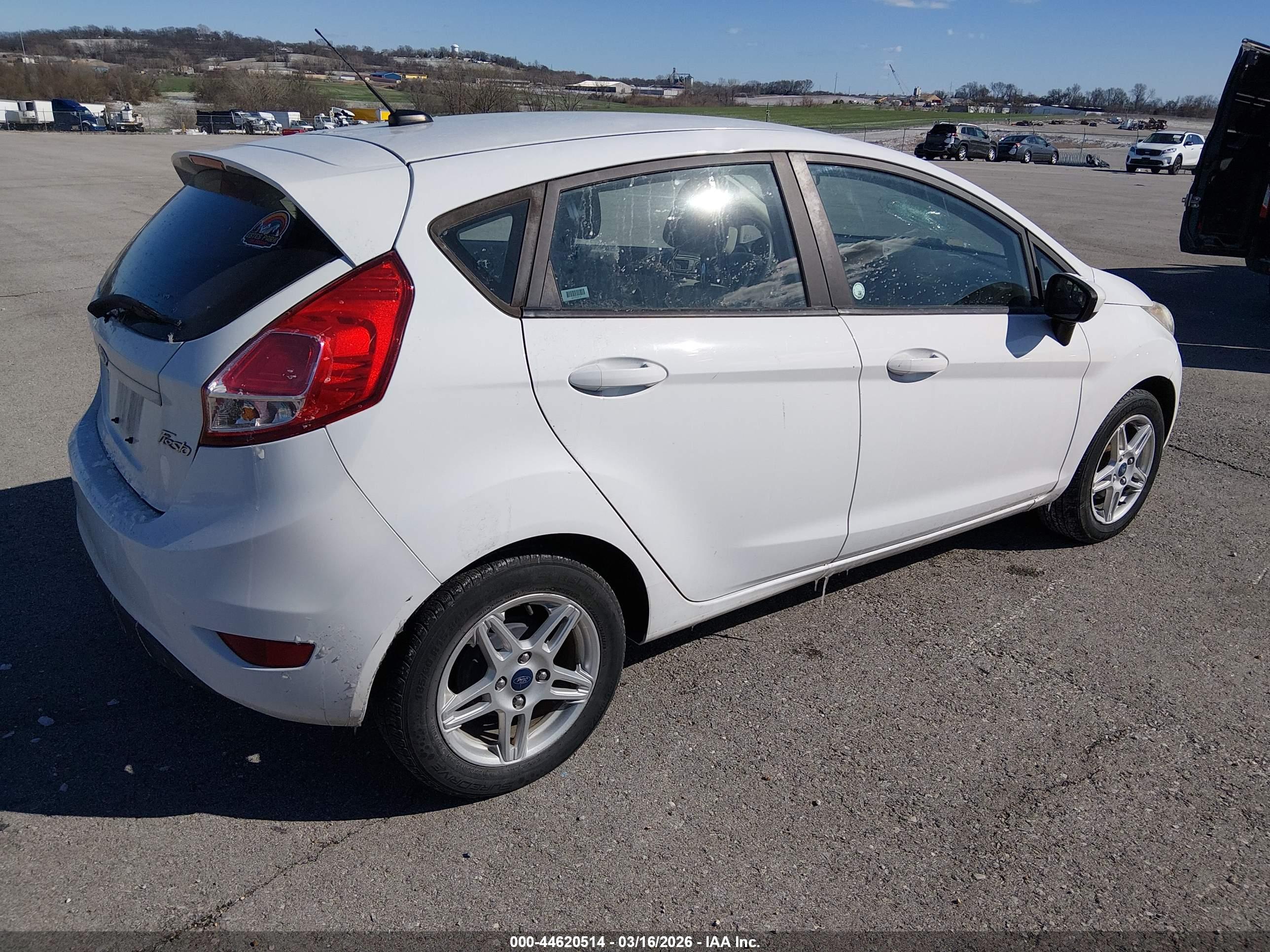FORD FIESTA image 4