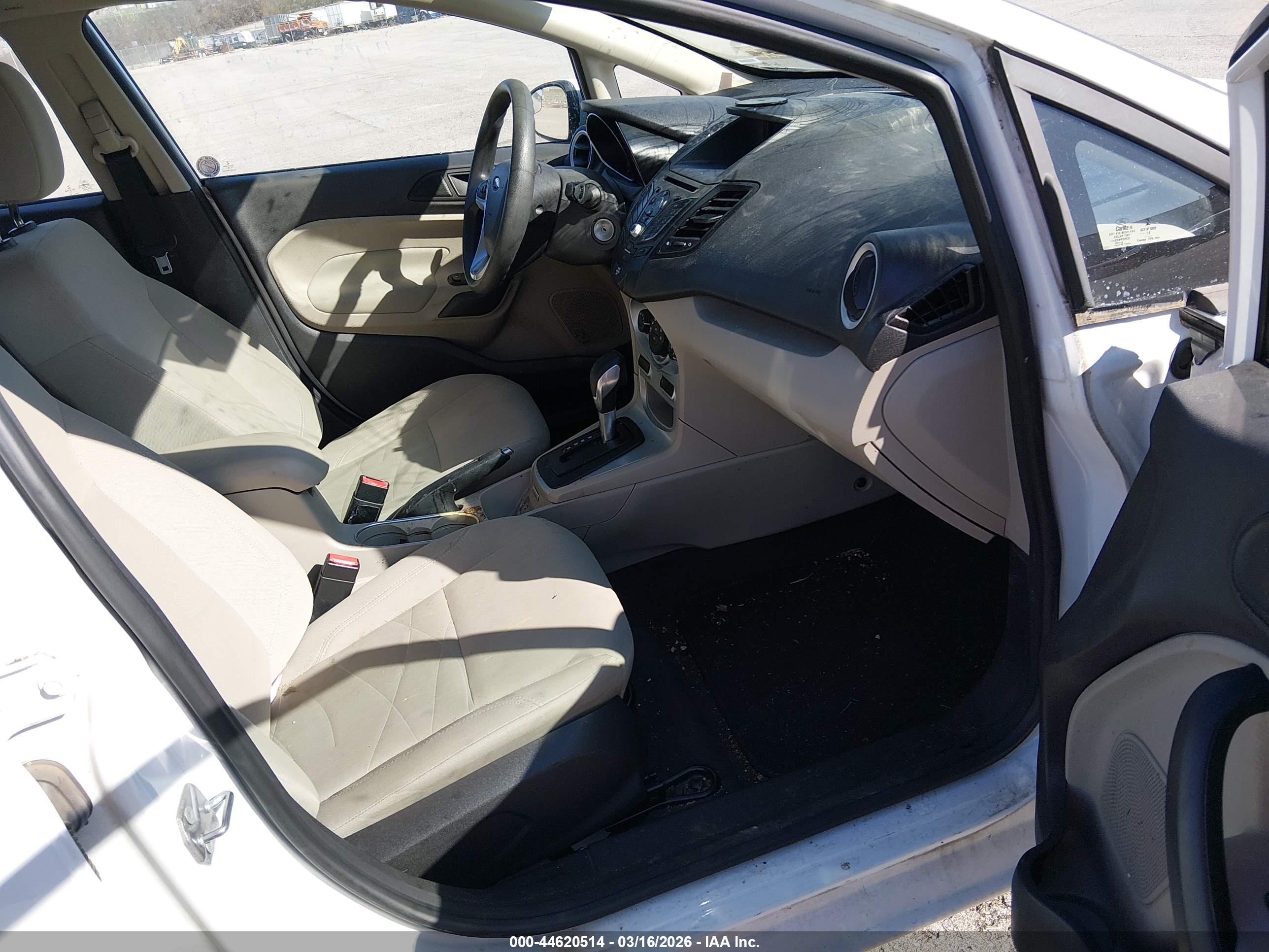 FORD FIESTA image 5