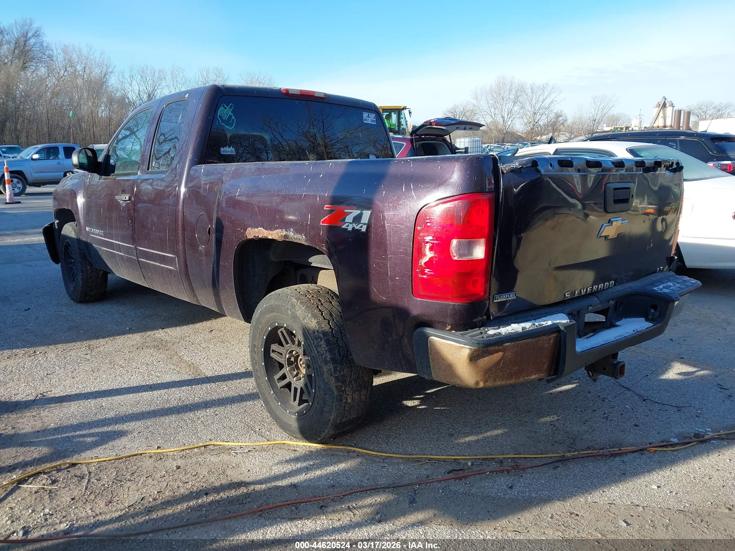 CHEVROLET SILVERADO image 3
