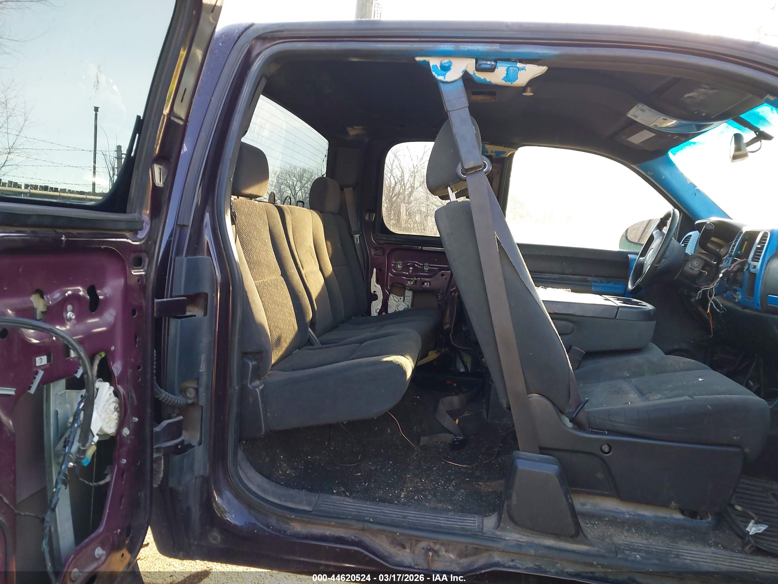 CHEVROLET SILVERADO image 8