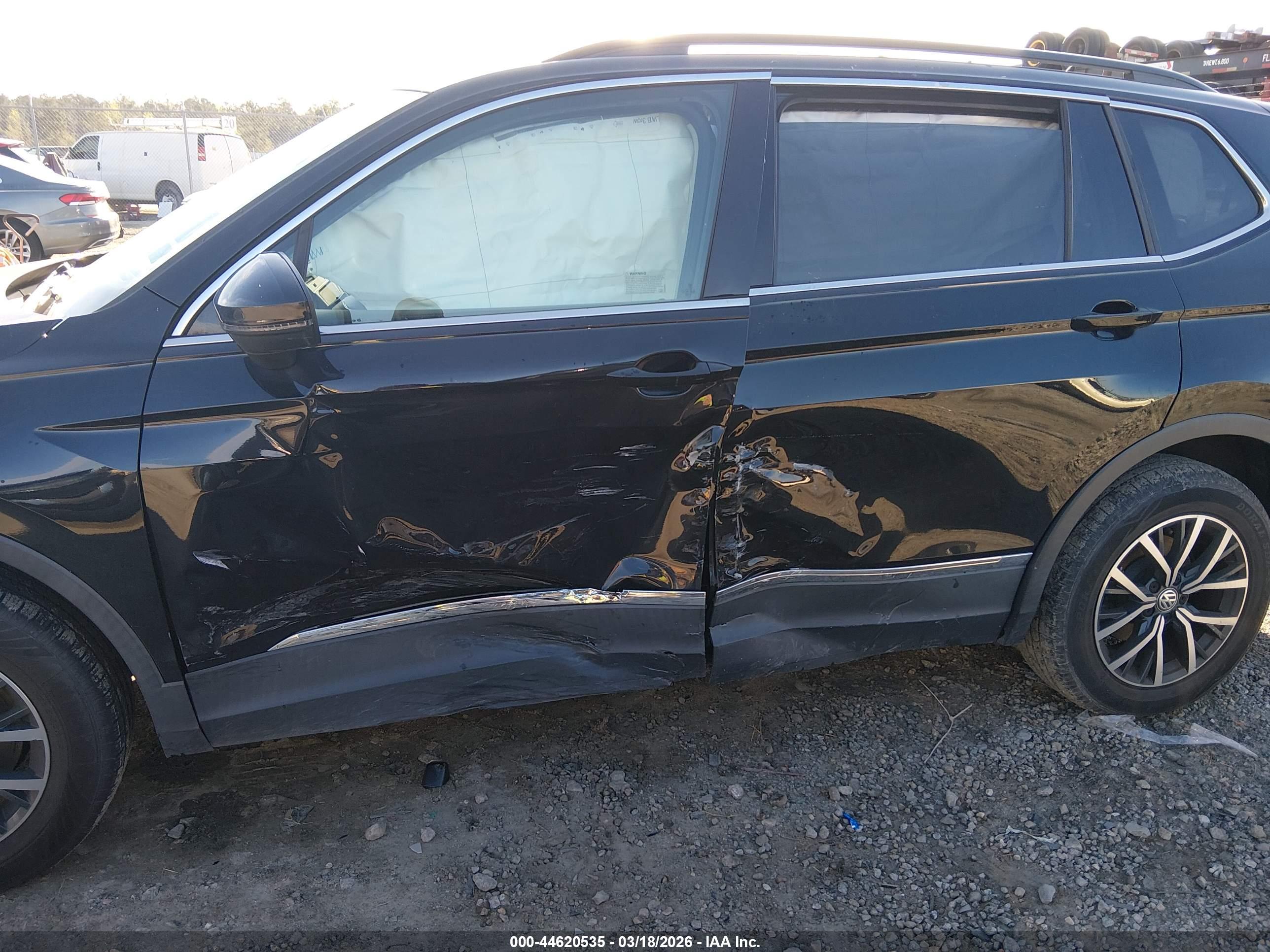 VOLKSWAGEN TIGUAN image 6