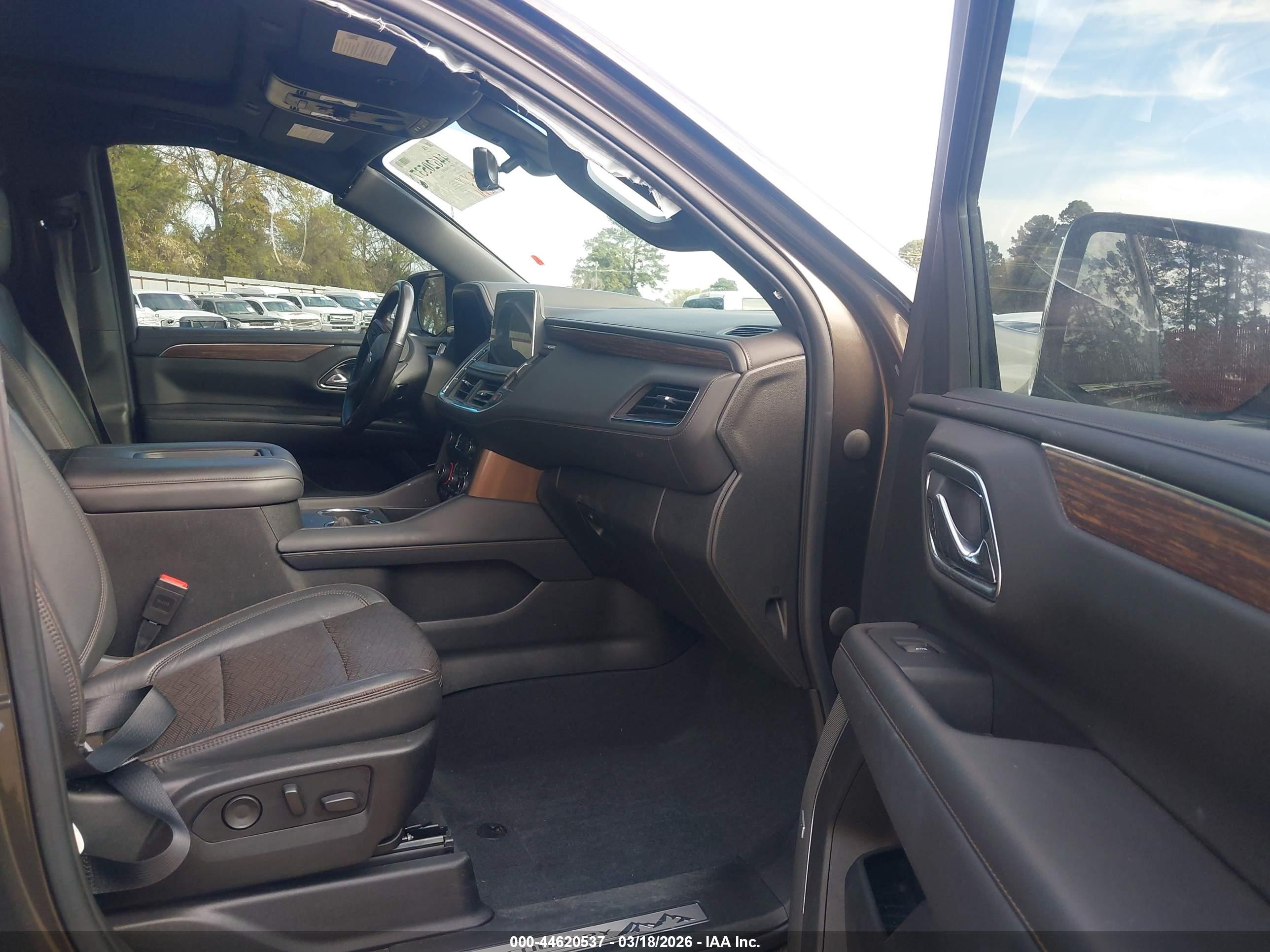 CHEVROLET TAHOE image 5