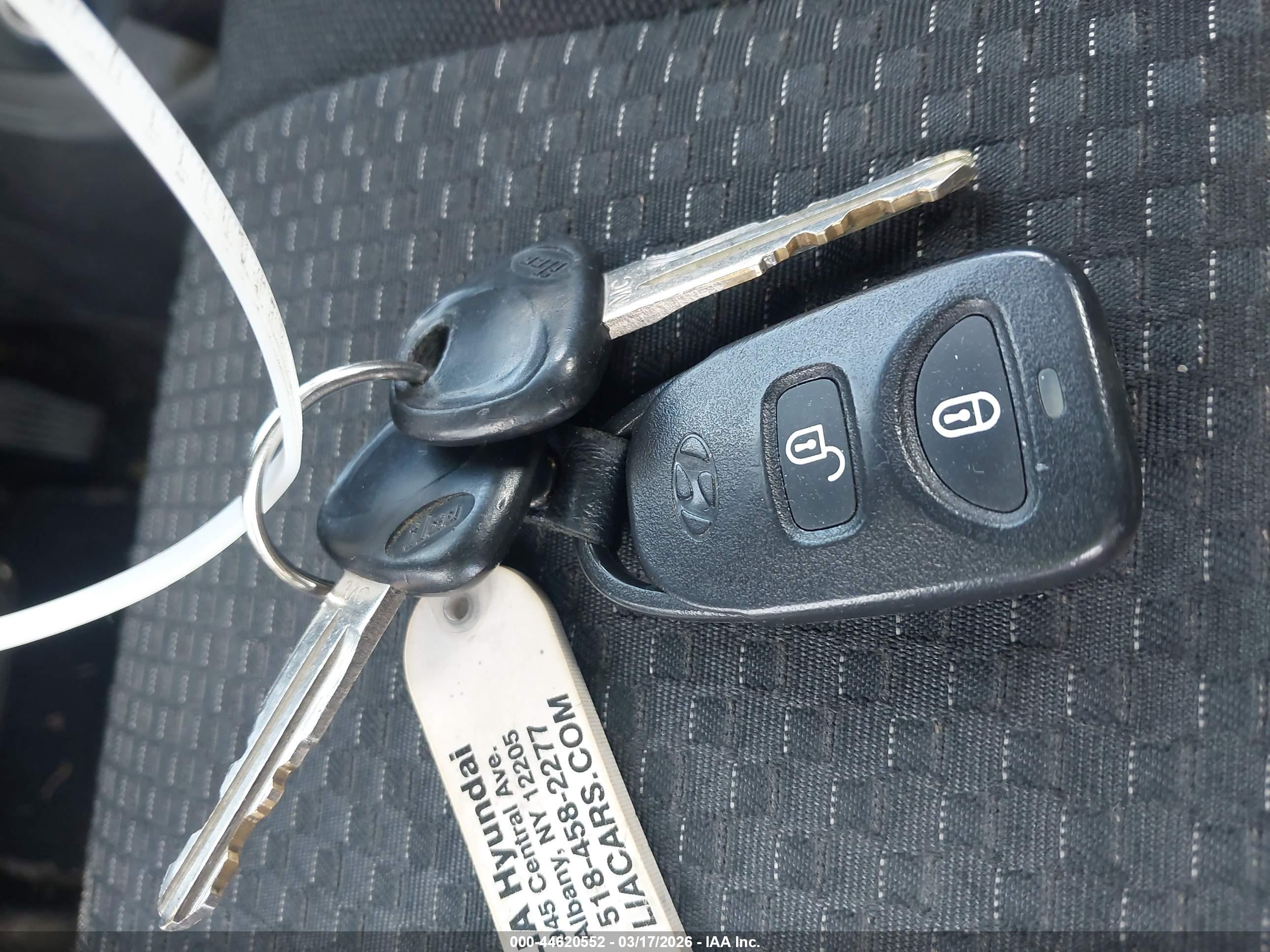 HYUNDAI ACCENT image 11