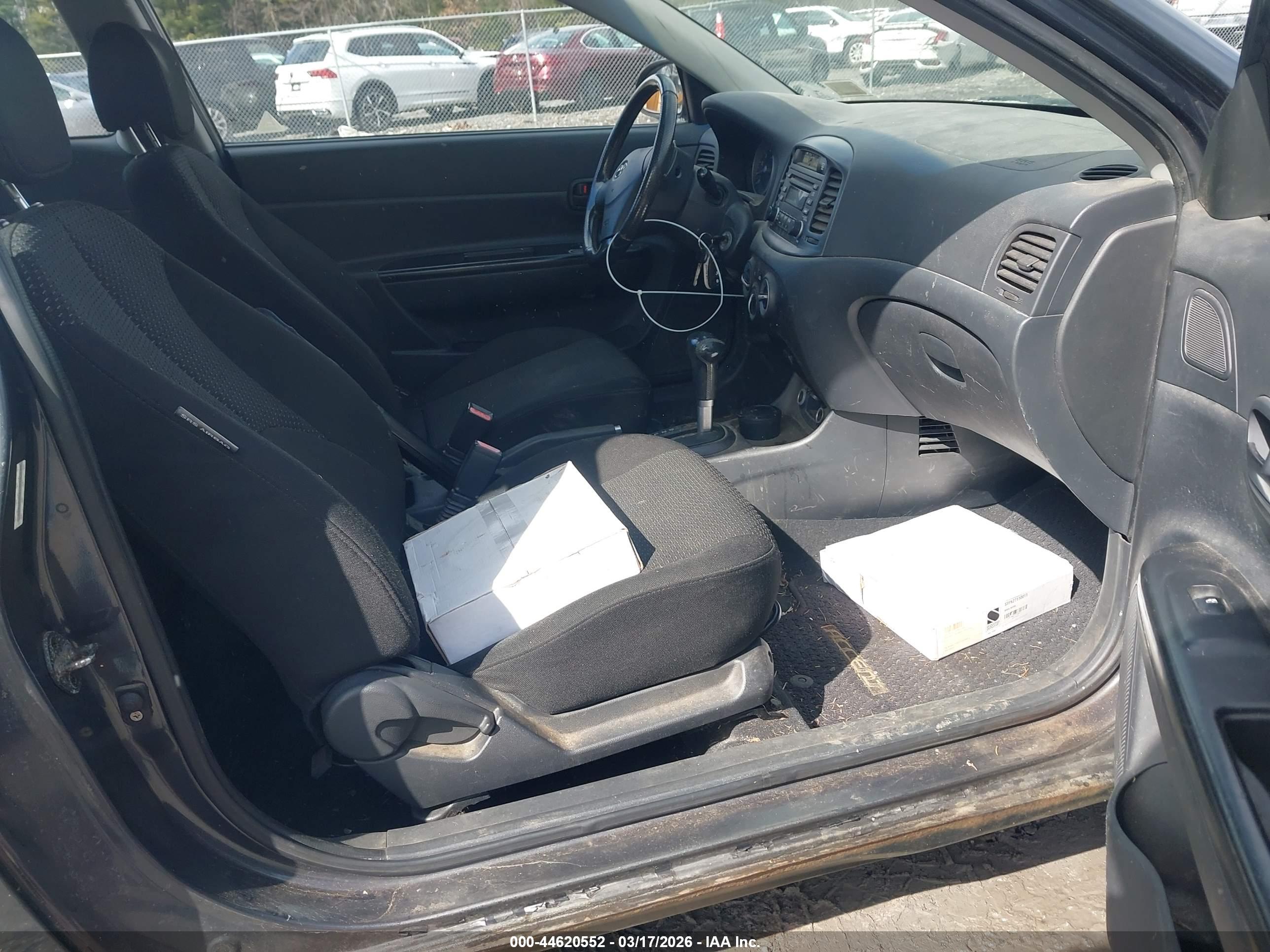 HYUNDAI ACCENT image 5