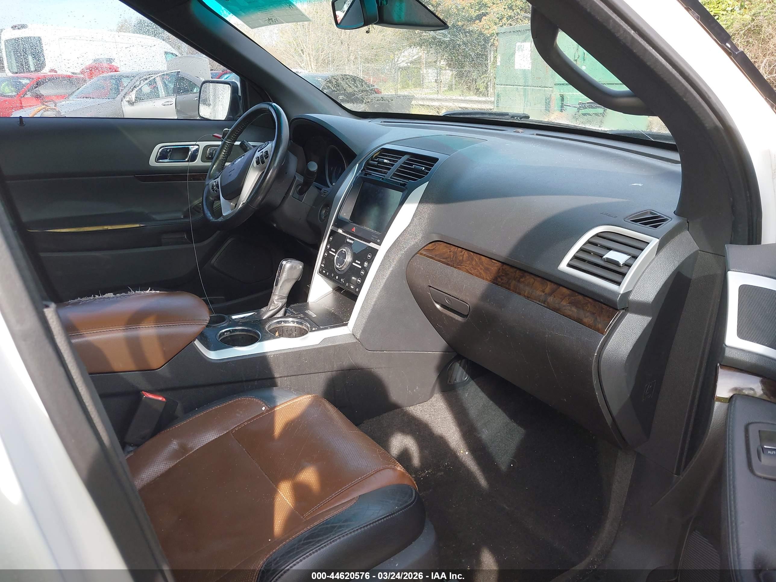 FORD EXPLORER image 5