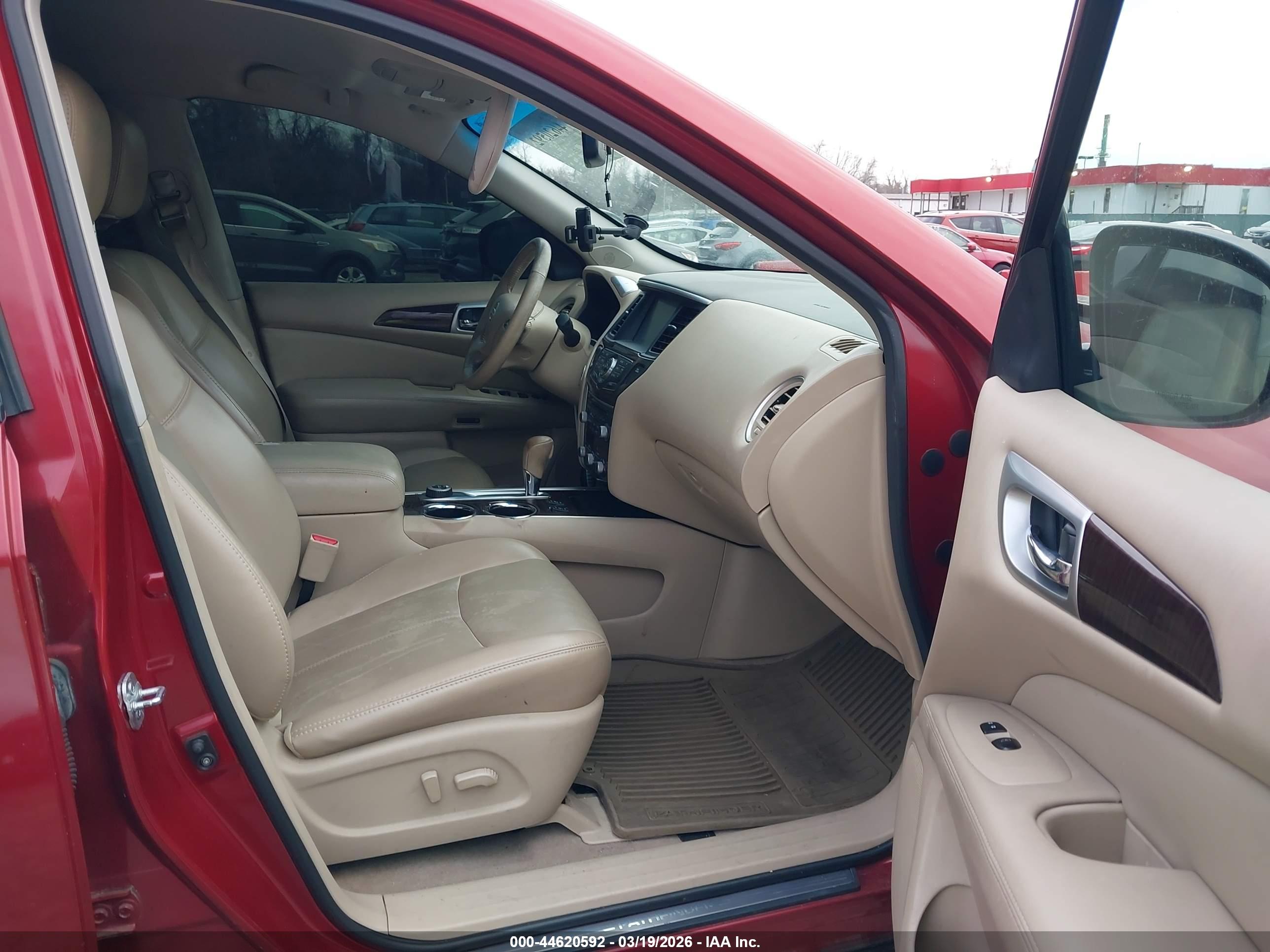 NISSAN PATHFINDER image 5