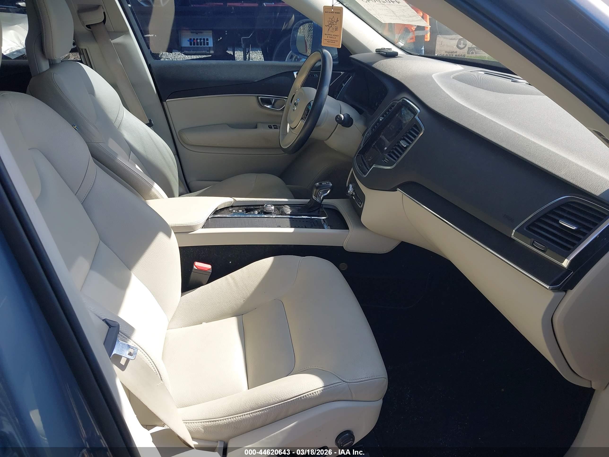 VOLVO XC90 image 5