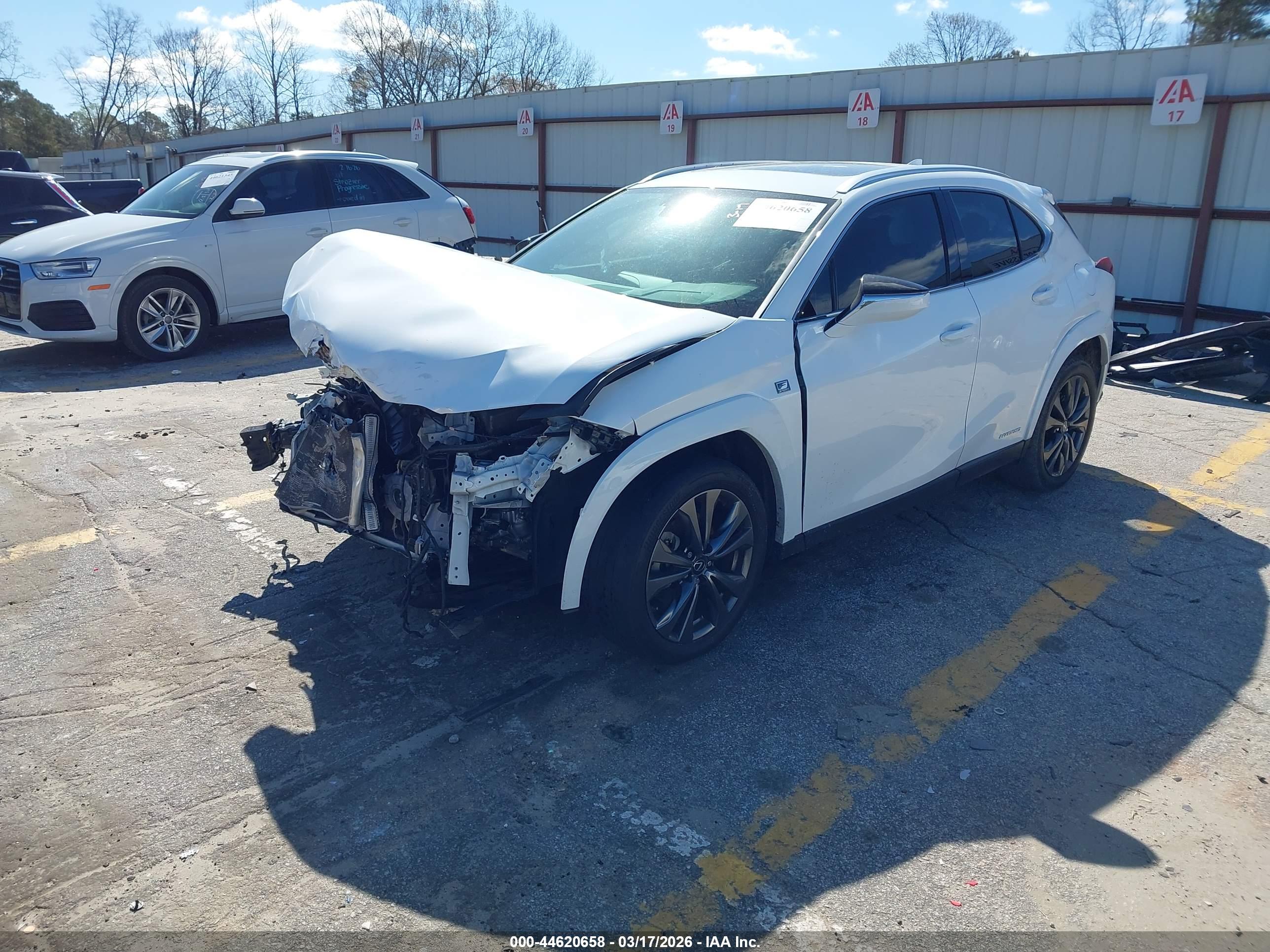 LEXUS UX image 2