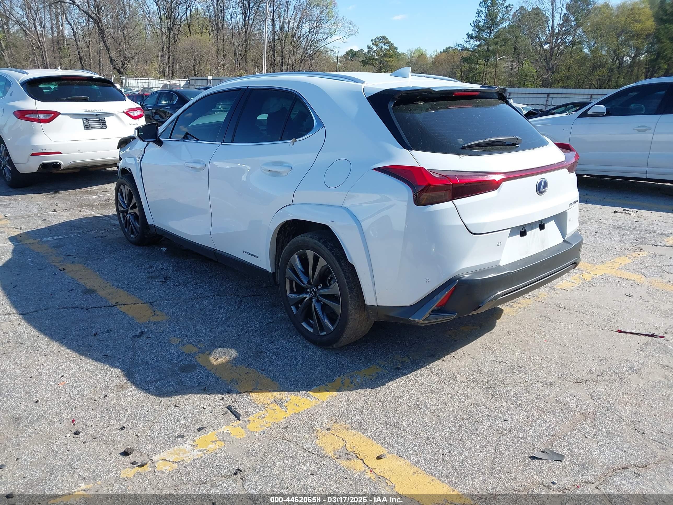 LEXUS UX image 3