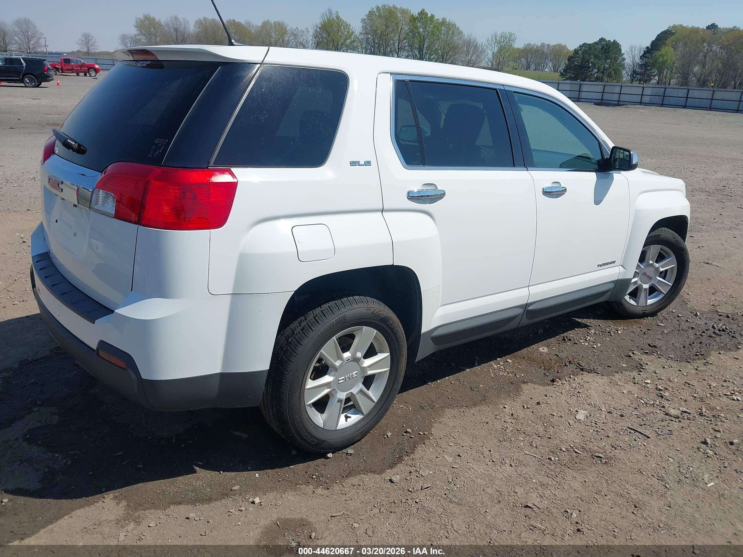 GMC TERRAIN image 4